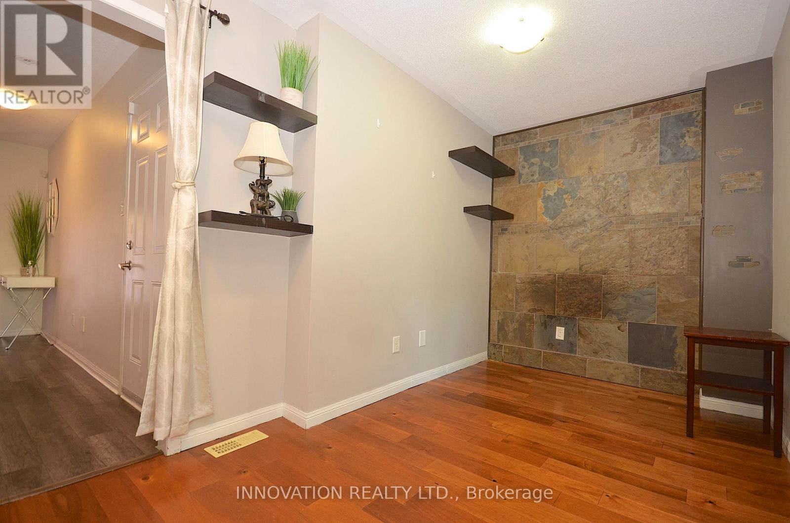 706 Sanibel Private, Ottawa, Ontario  K2H 0A8 - Photo 5 - X12410140