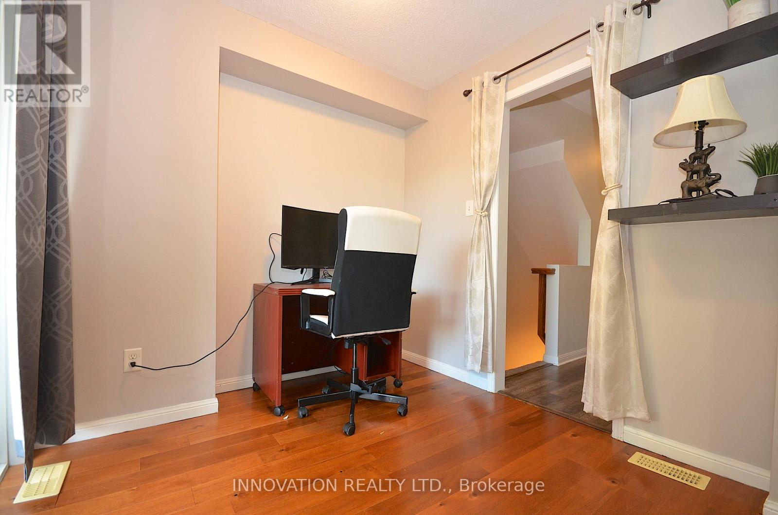 706 Sanibel Private, Ottawa, Ontario  K2H 0A8 - Photo 6 - X12410140