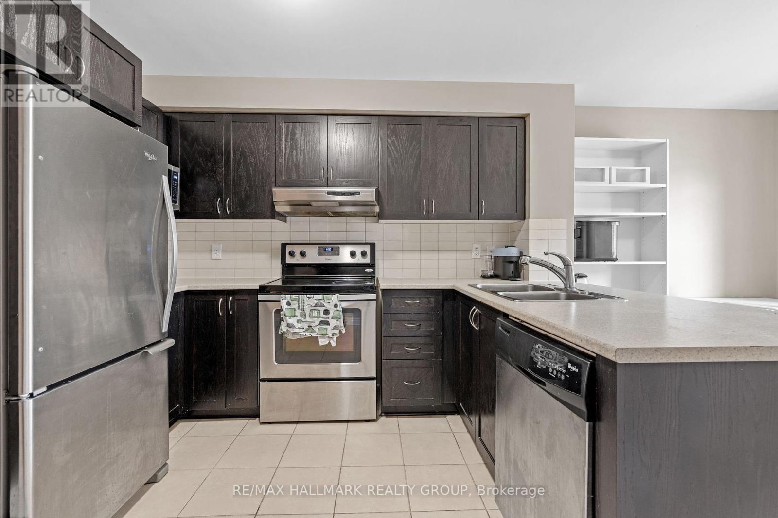 132 Bluestone Private, Ottawa, Ontario  K4A 0X7 - Photo 5 - X12410163