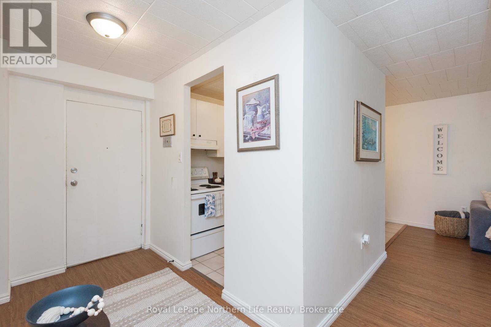 110 - 213 Leonard Street, North Bay, Ontario  P1B 5K3 - Photo 4 - X12410135