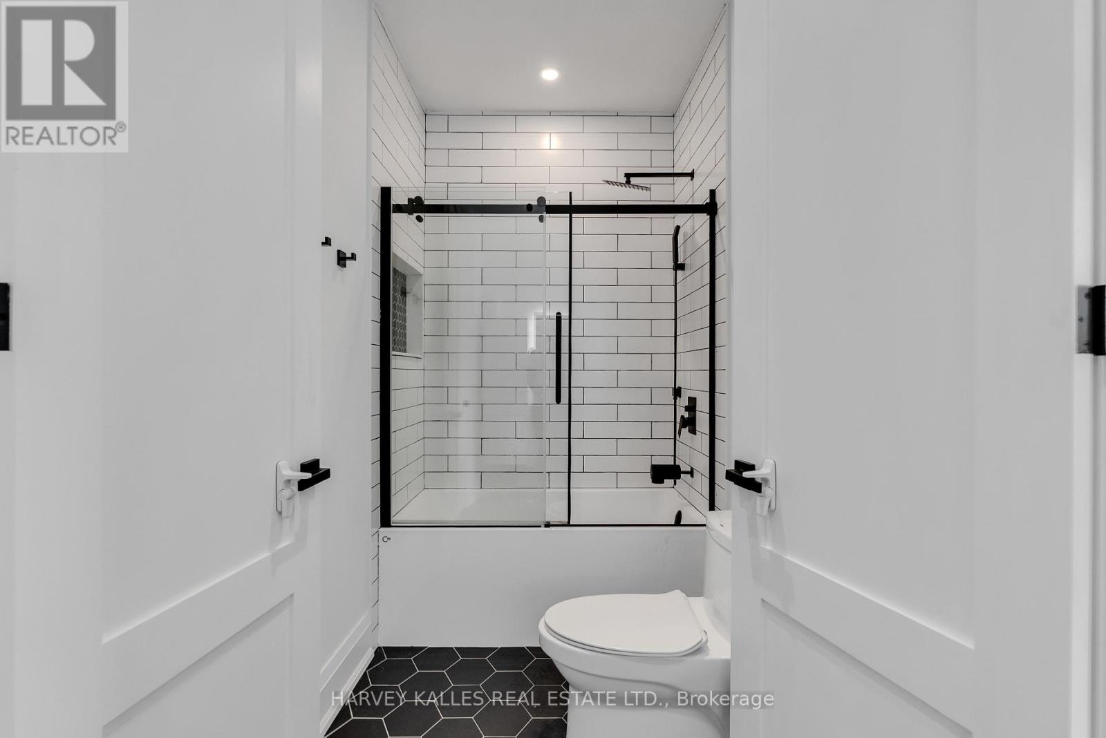32 Almont Road, Toronto (Clanton Park), Ontario  M3H 3E3 - Photo 31 - C12410036