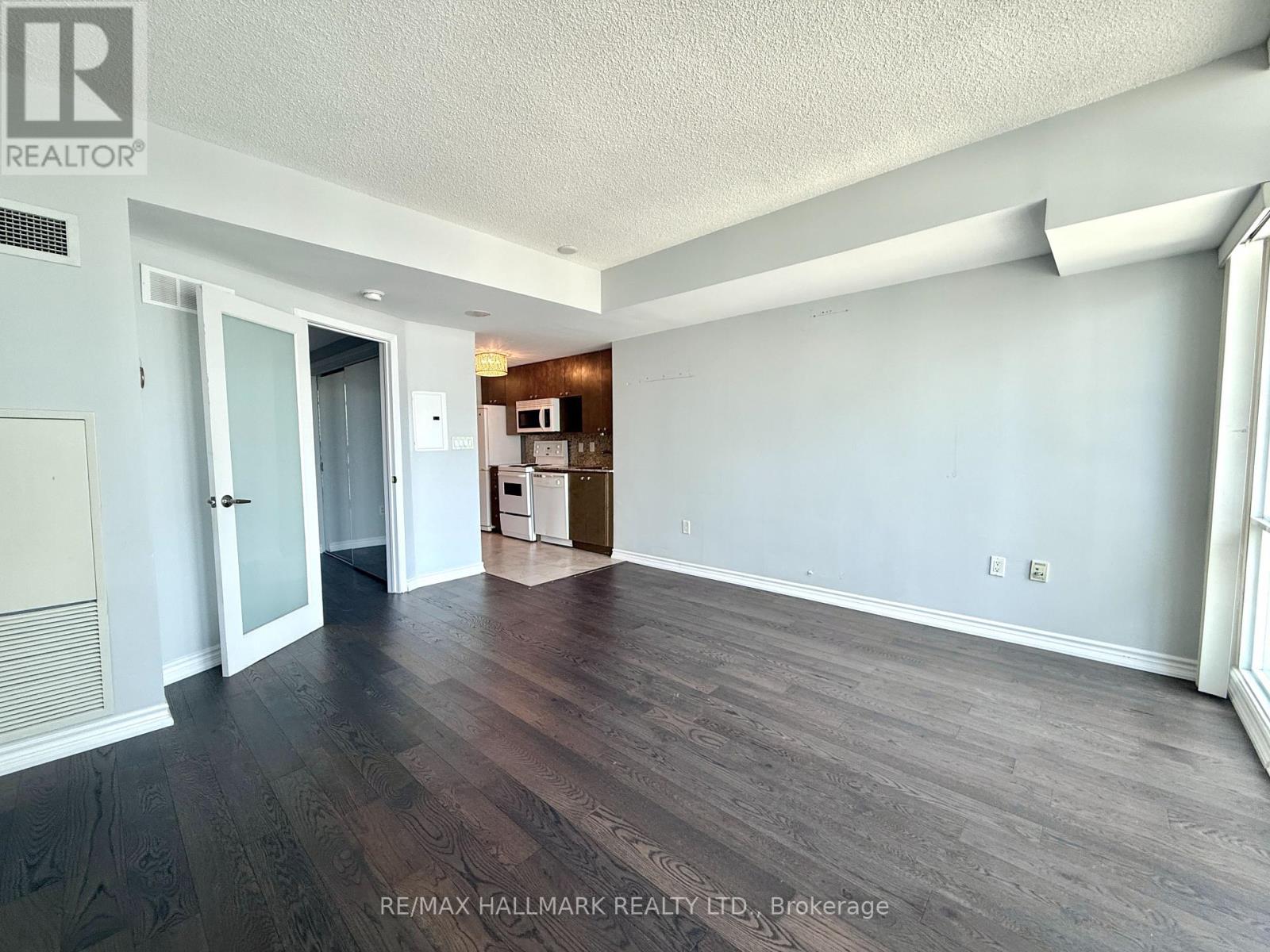 2805 - 11 Brunel Court, Toronto, Ontario  M5V 3Y3 - Photo 10 - C12410054