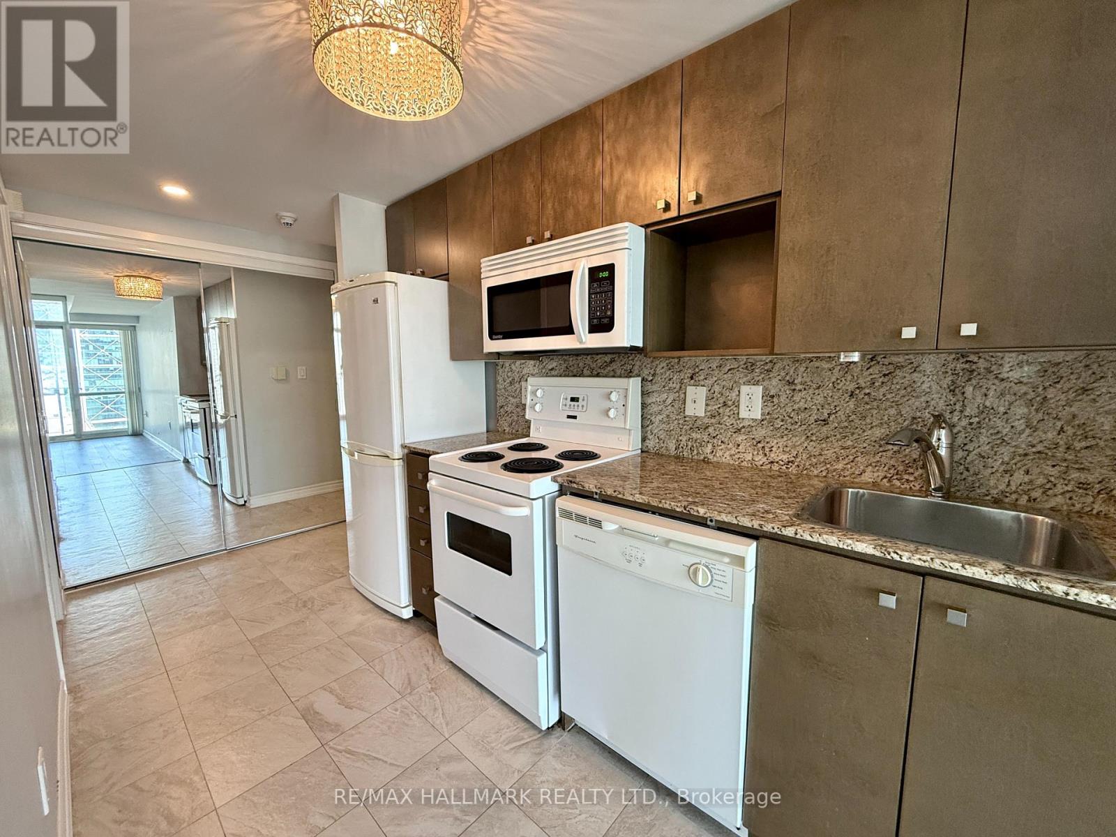 2805 - 11 Brunel Court, Toronto, Ontario  M5V 3Y3 - Photo 14 - C12410054
