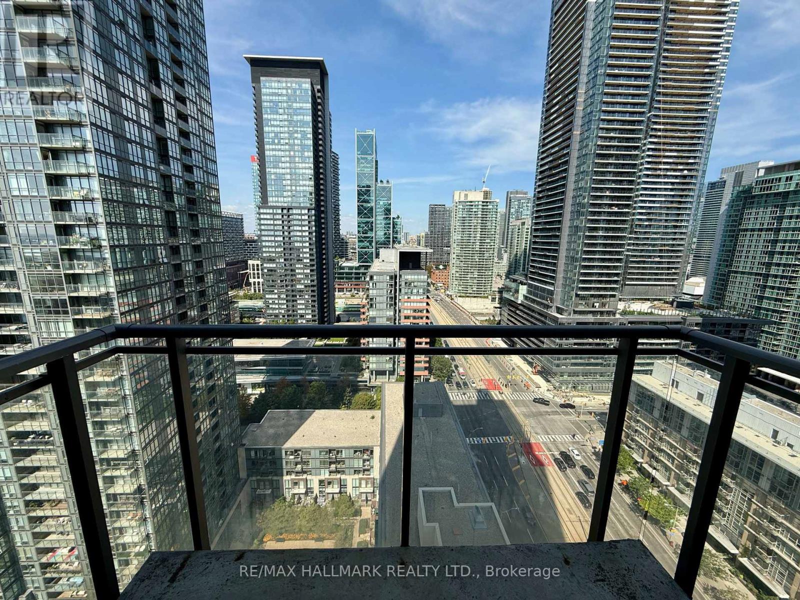 2805 - 11 Brunel Court, Toronto, Ontario  M5V 3Y3 - Photo 6 - C12410054