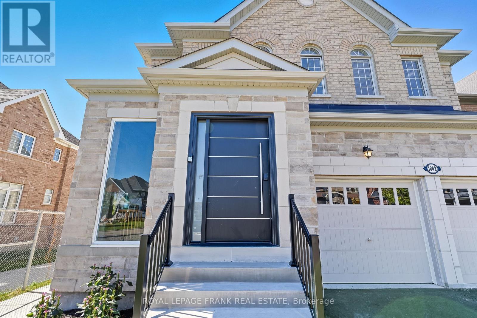 1842 Douglas Langtree Drive, Oshawa, Ontario  L1K 0Y5 - Photo 4 - E12410143