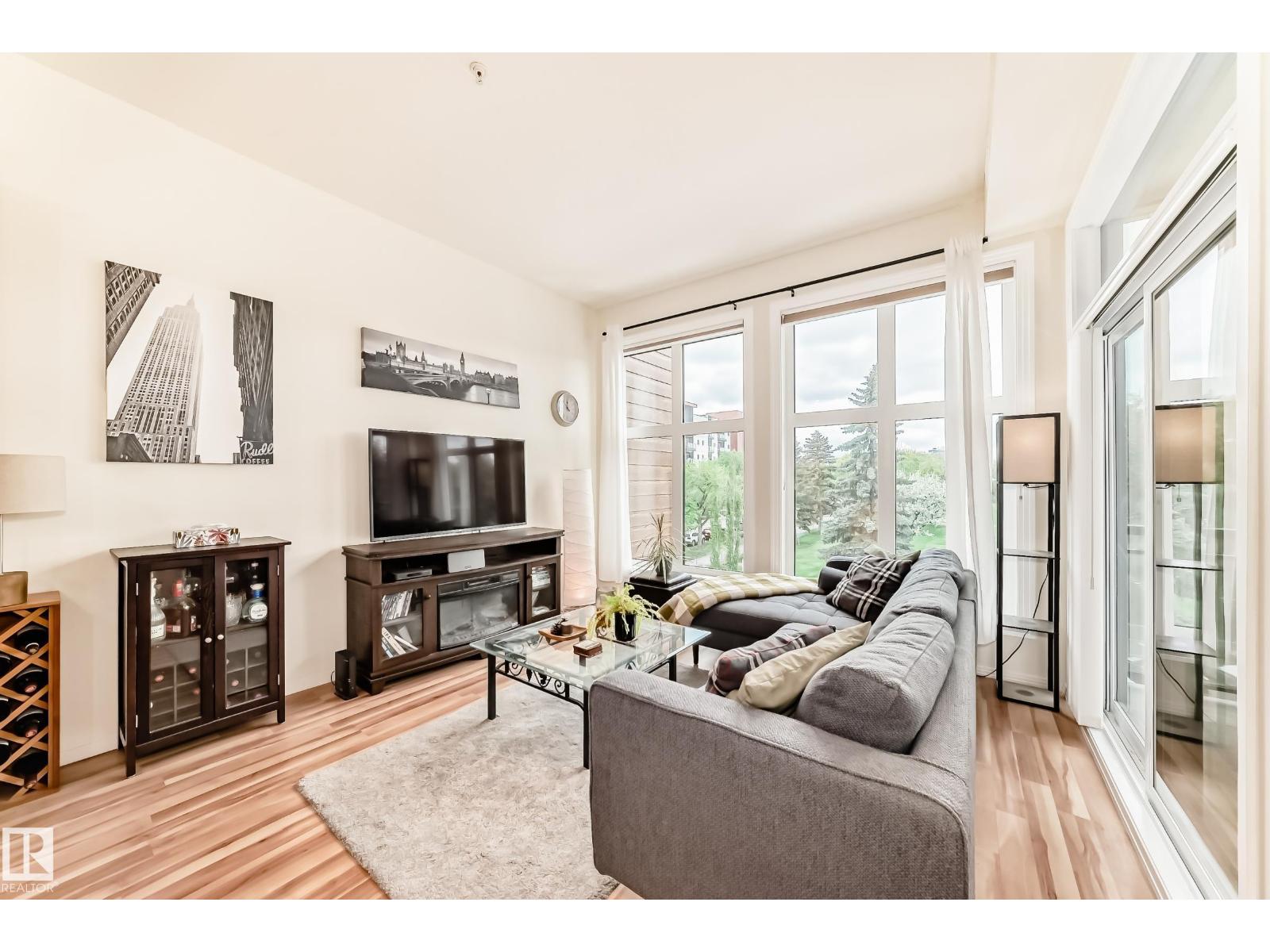 #303 10531 117 St Nw, Edmonton, Alberta  T5H 0A8 - Photo 2 - E4458157