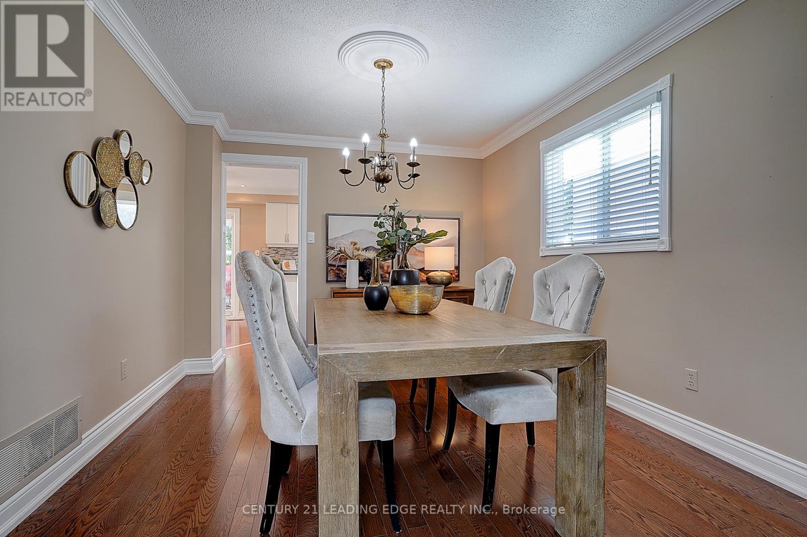 27 Sawyer Crescent, Markham, Ontario  L3P 5T8 - Photo 11 - N12410015