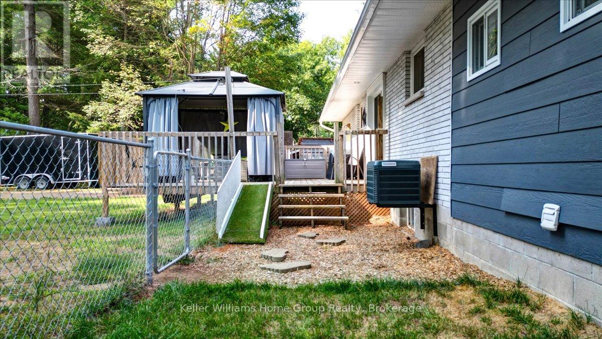 9 Pinegrove Street, Hastings Highlands, Ontario  K0L 1C0 - Photo 32 - X12410010