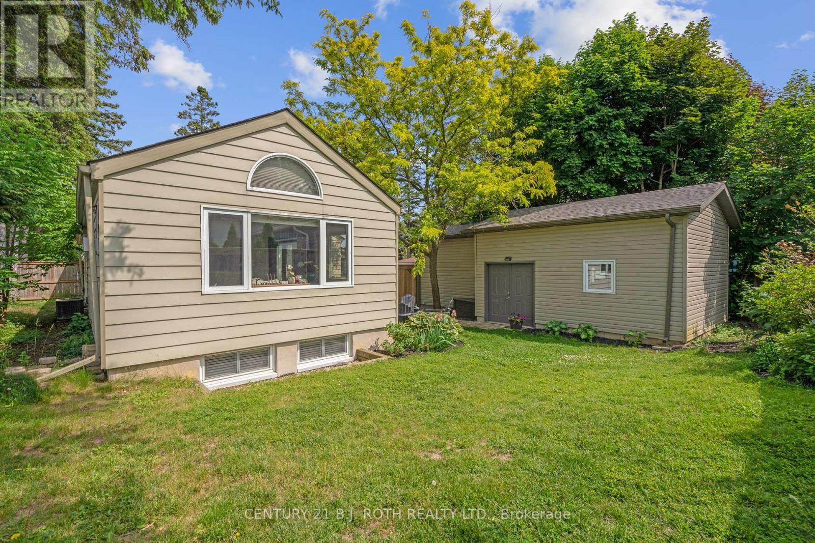 88 Puget Street, Barrie, Ontario  L4M 4N4 - Photo 11 - S12409992