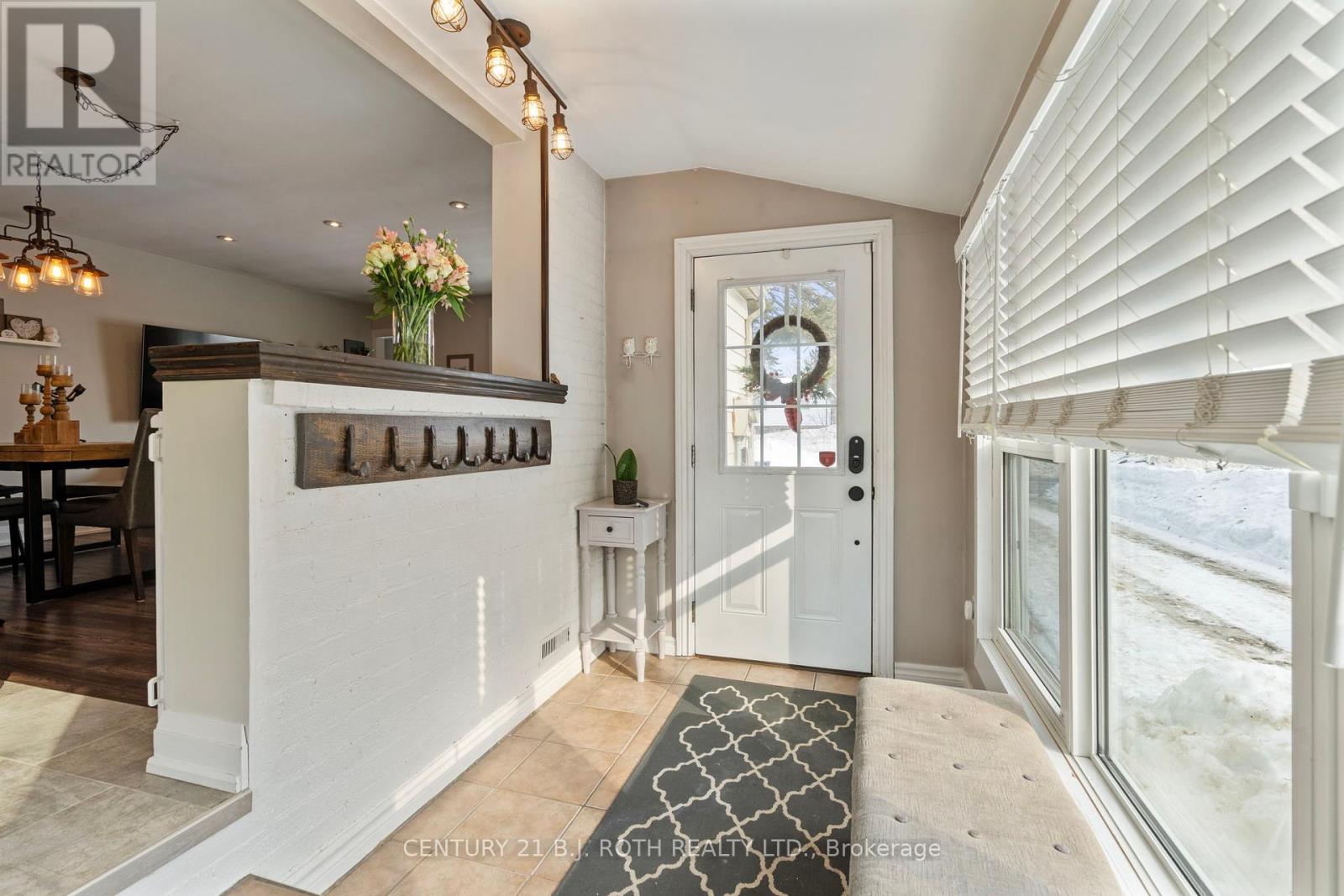 88 Puget Street, Barrie, Ontario  L4M 4N4 - Photo 14 - S12409992