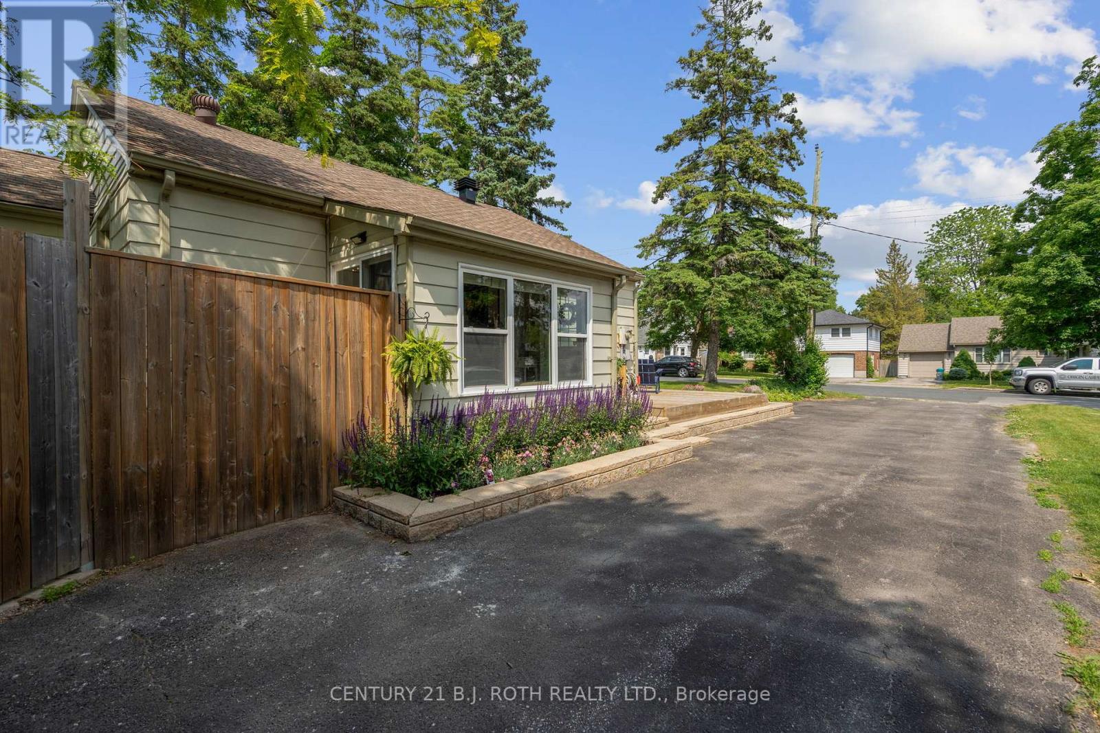 88 Puget Street, Barrie, Ontario  L4M 4N4 - Photo 6 - S12409992