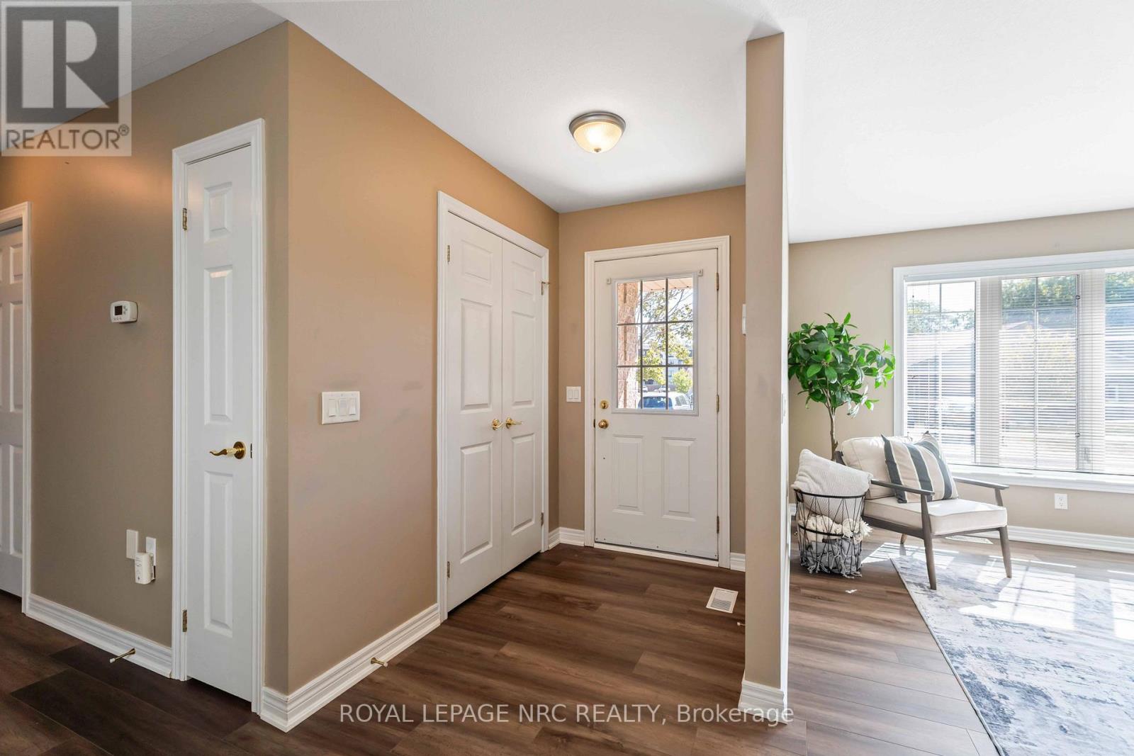 3900 Rainbow Lane, Lincoln, Ontario  L0R 2C0 - Photo 5 - X12371807