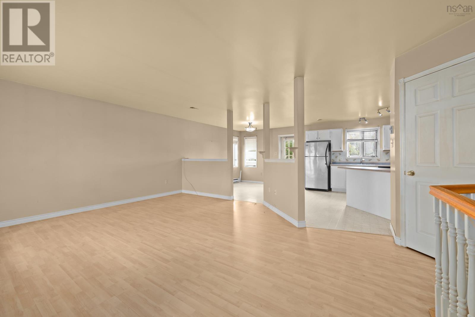 Property at 64 Thorncrest Court image 5