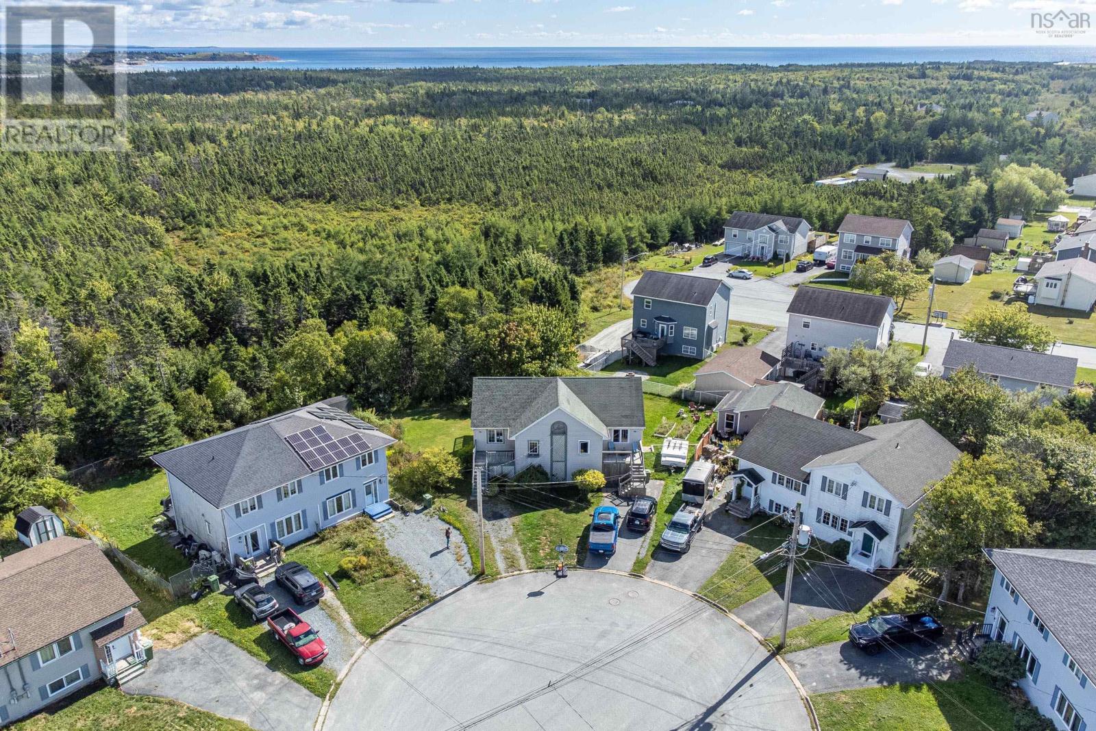 Property at 64 Thorncrest Court image 3