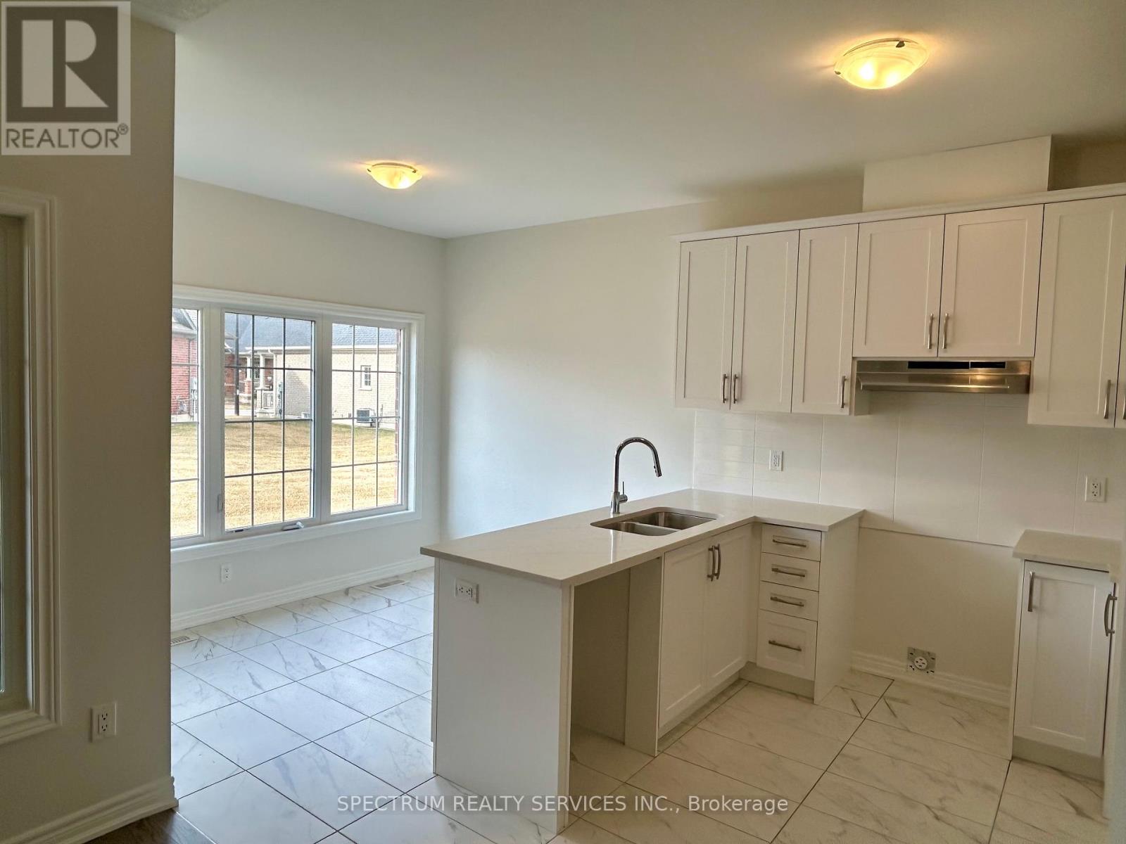 128 Degasperis Trail, Brampton (Sandringham-Wellington), Ontario  L6R 4C7 - Photo 7 - W12410003