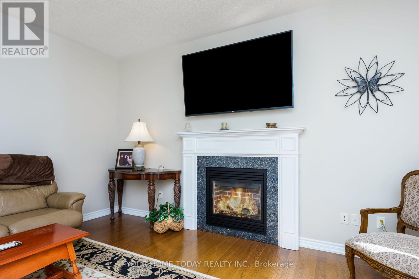 94 Foxtail Court, Halton Hills, Ontario  L7G 0G2 - Photo 19 - W12410063