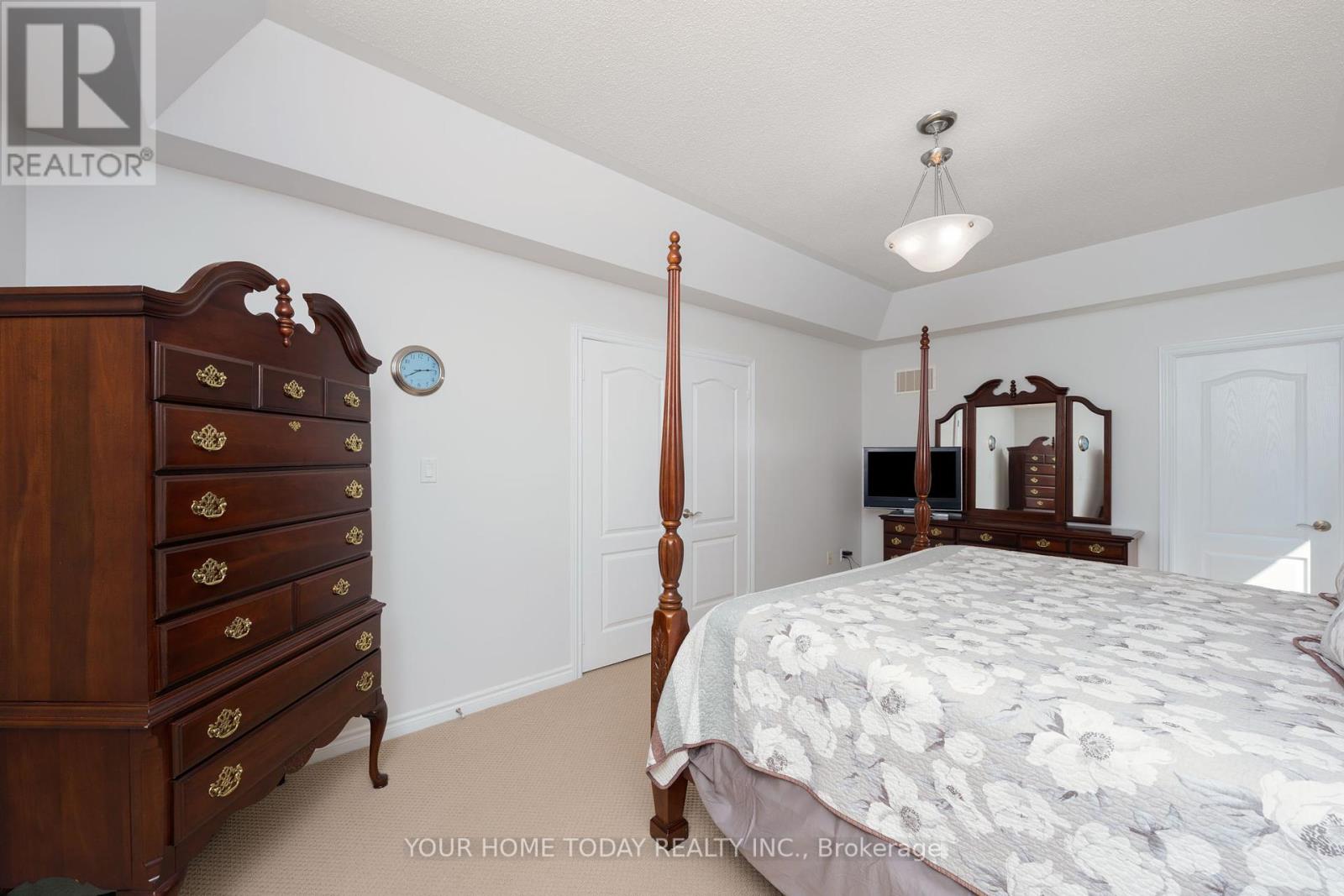 94 Foxtail Court, Halton Hills, Ontario  L7G 0G2 - Photo 22 - W12410063