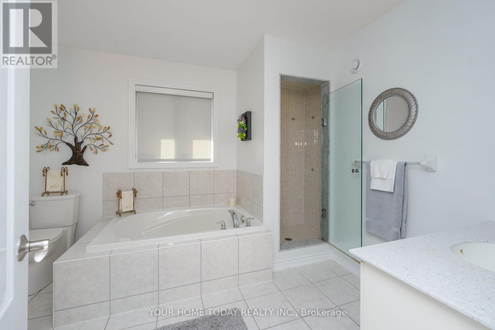 94 Foxtail Court, Halton Hills, Ontario  L7G 0G2 - Photo 23 - W12410063