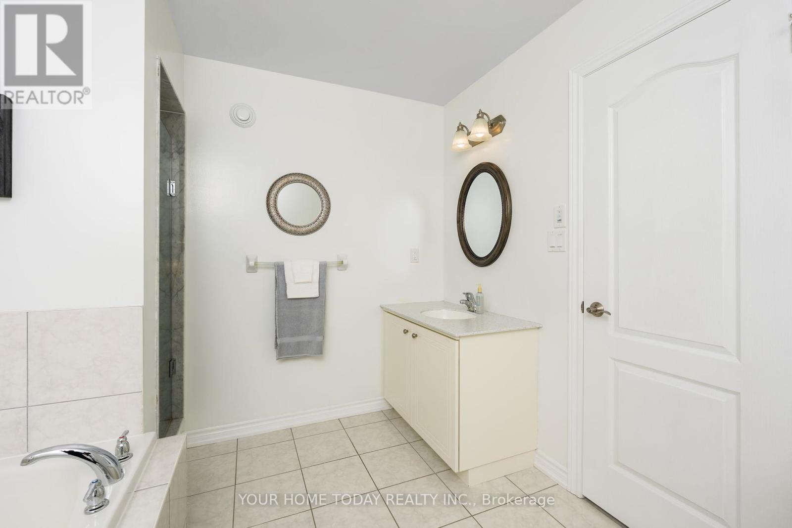 94 Foxtail Court, Halton Hills, Ontario  L7G 0G2 - Photo 24 - W12410063