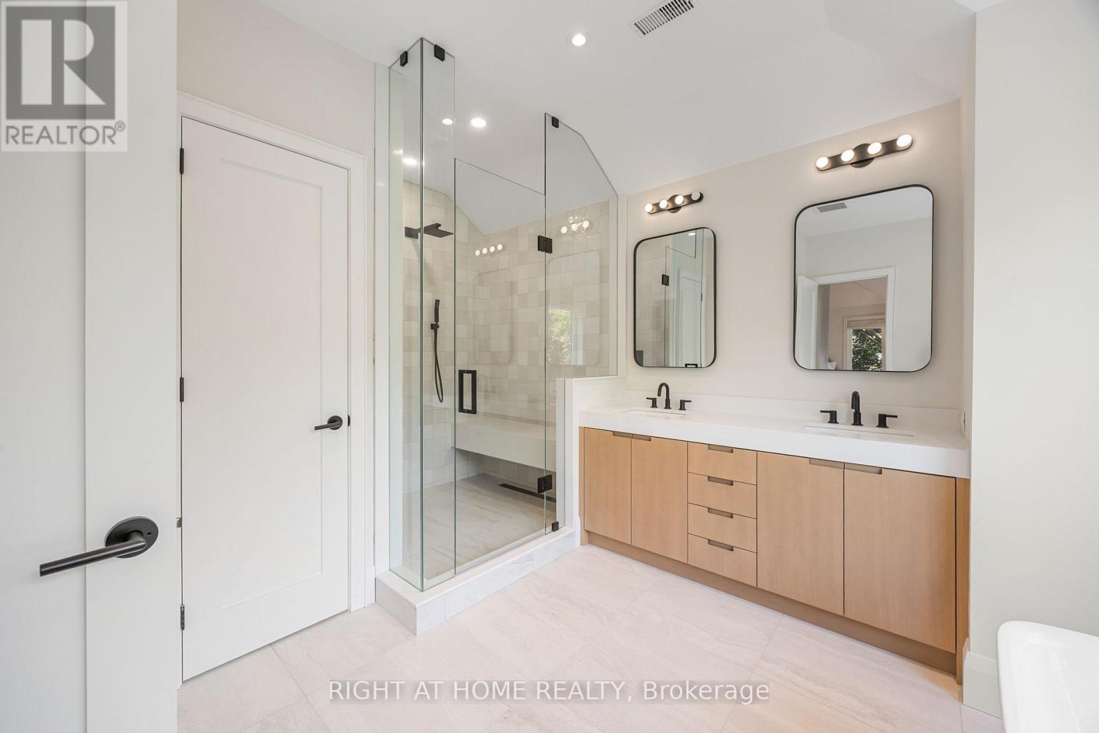 120 Hammell St Street, Toronto (Clanton Park), Ontario  M3H 2P5 - Photo 20 - C12410118