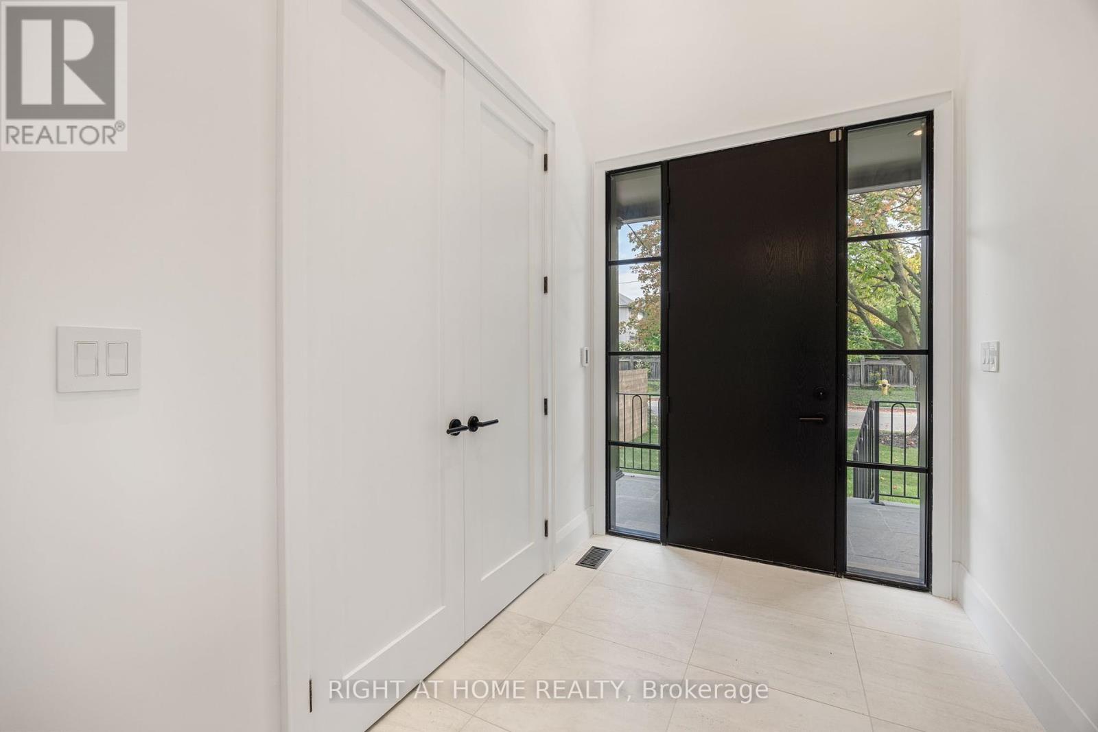 120 Hammell St Street, Toronto (Clanton Park), Ontario  M3H 2P5 - Photo 4 - C12410118
