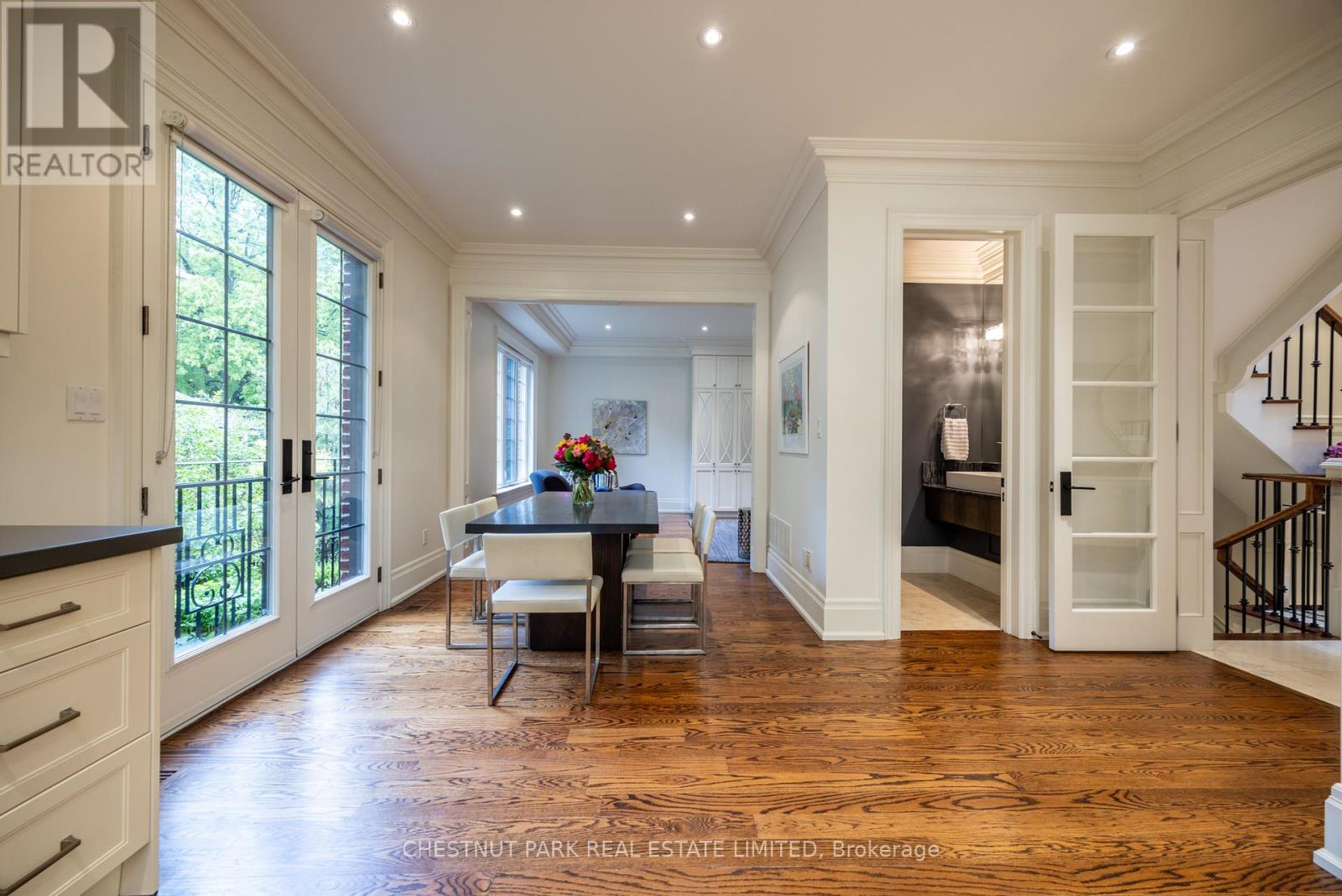 102 Mildenhall Road, Toronto (Bridle Path-Sunnybrook-York Mills), Ontario  M4N 3H5 - Photo 13 - C12410151