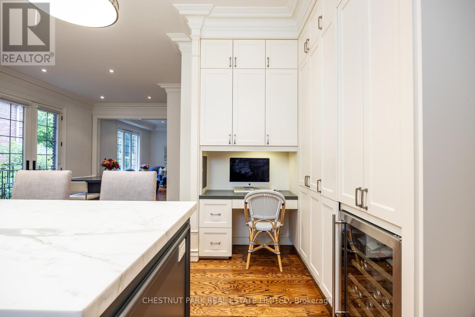 102 Mildenhall Road, Toronto (Bridle Path-Sunnybrook-York Mills), Ontario  M4N 3H5 - Photo 17 - C12410151
