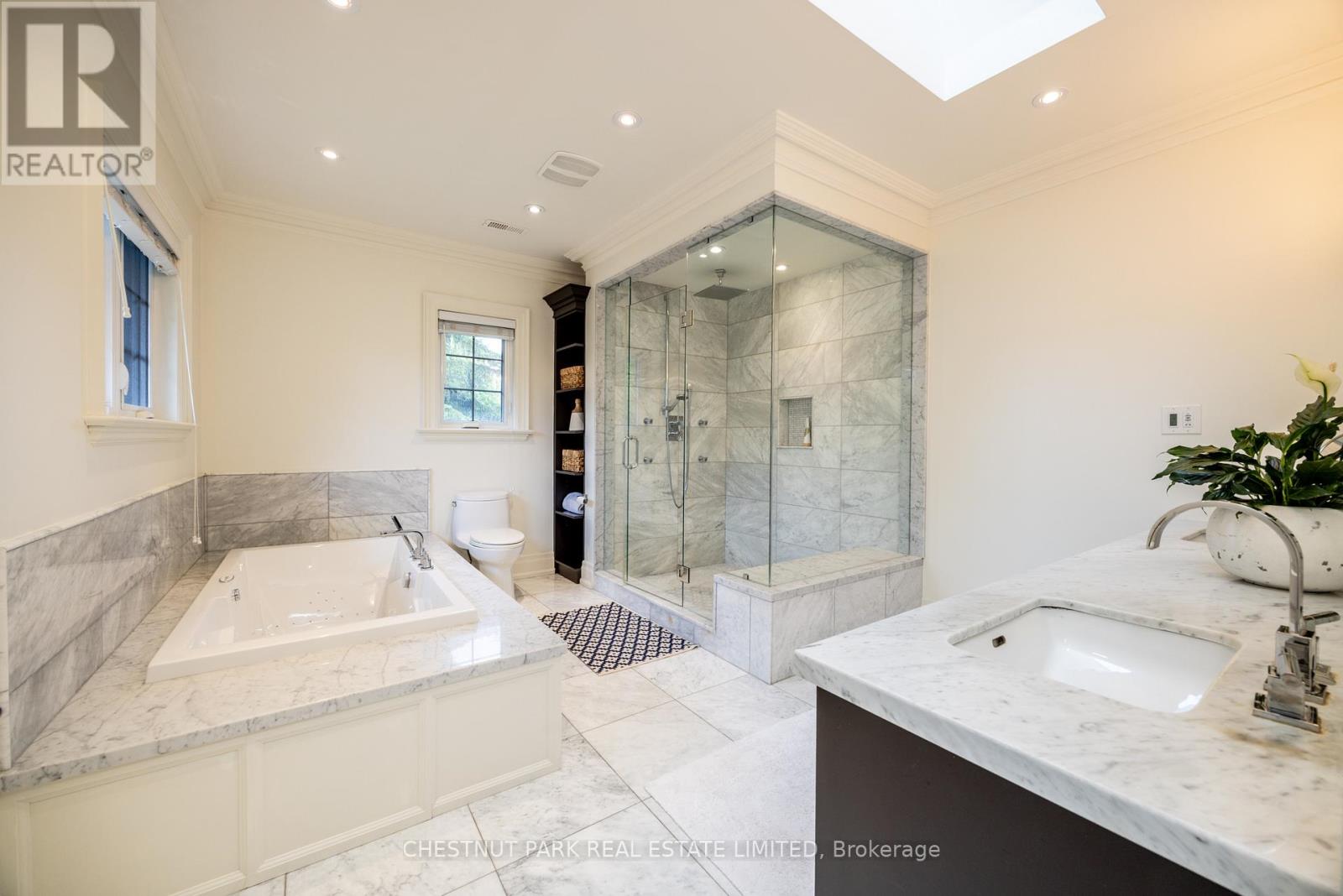102 Mildenhall Road, Toronto (Bridle Path-Sunnybrook-York Mills), Ontario  M4N 3H5 - Photo 26 - C12410151