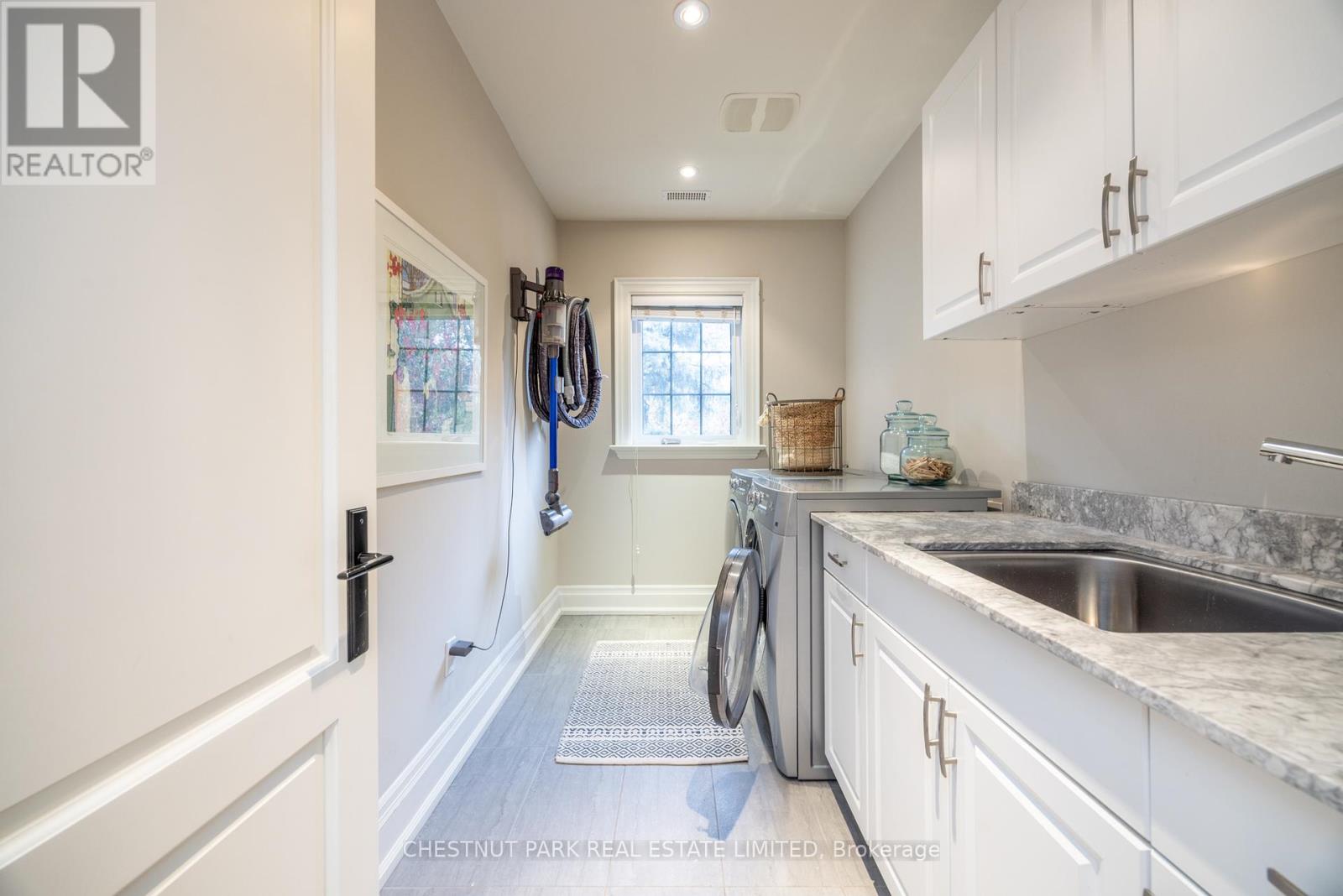 102 Mildenhall Road, Toronto (Bridle Path-Sunnybrook-York Mills), Ontario  M4N 3H5 - Photo 33 - C12410151