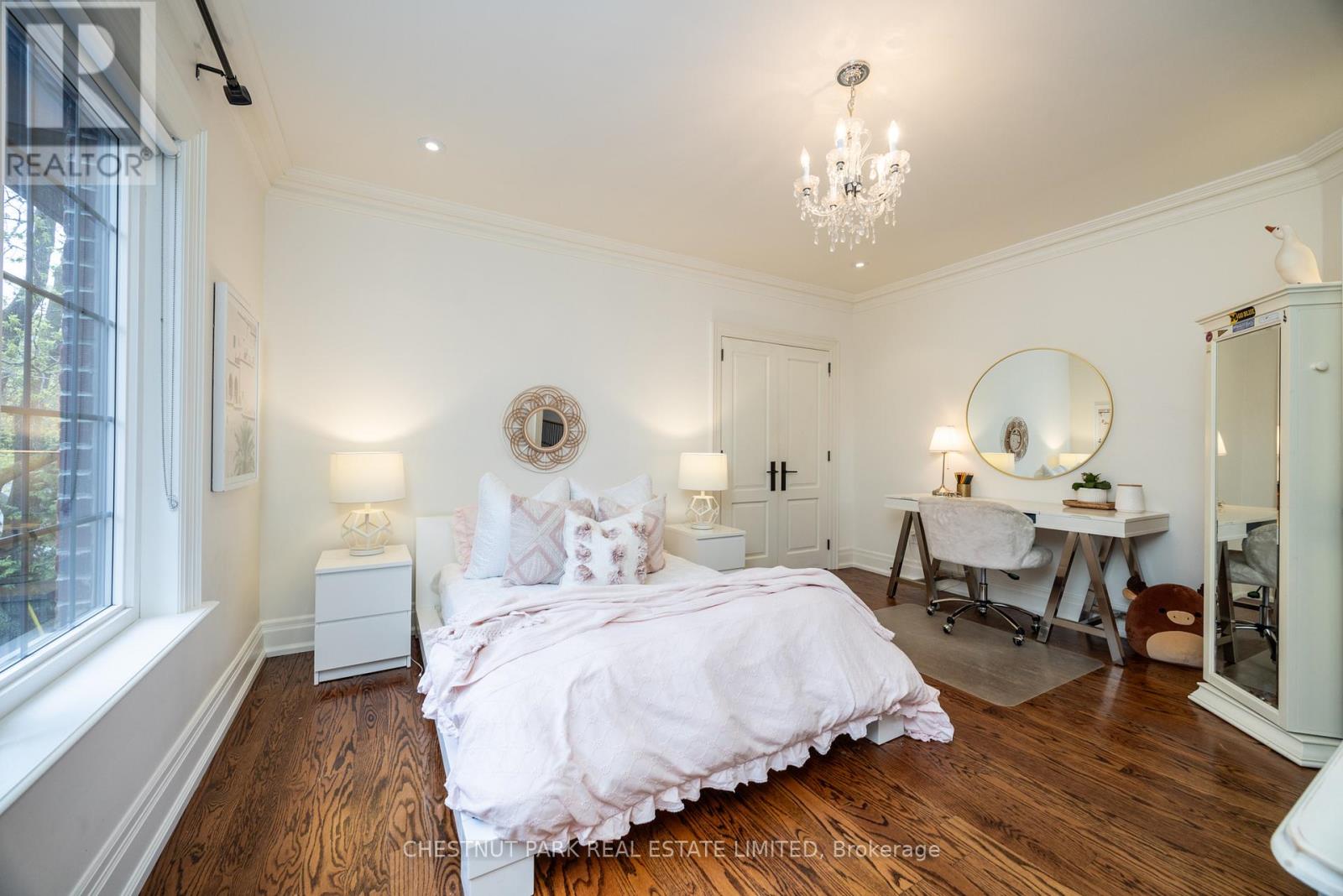 102 Mildenhall Road, Toronto (Bridle Path-Sunnybrook-York Mills), Ontario  M4N 3H5 - Photo 34 - C12410151