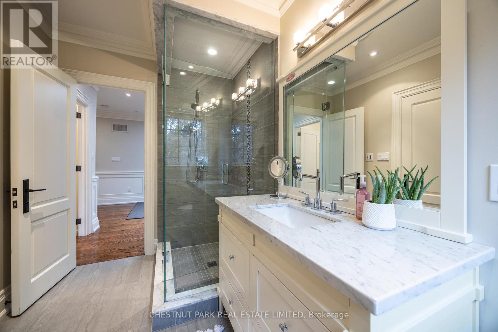 102 Mildenhall Road, Toronto (Bridle Path-Sunnybrook-York Mills), Ontario  M4N 3H5 - Photo 36 - C12410151