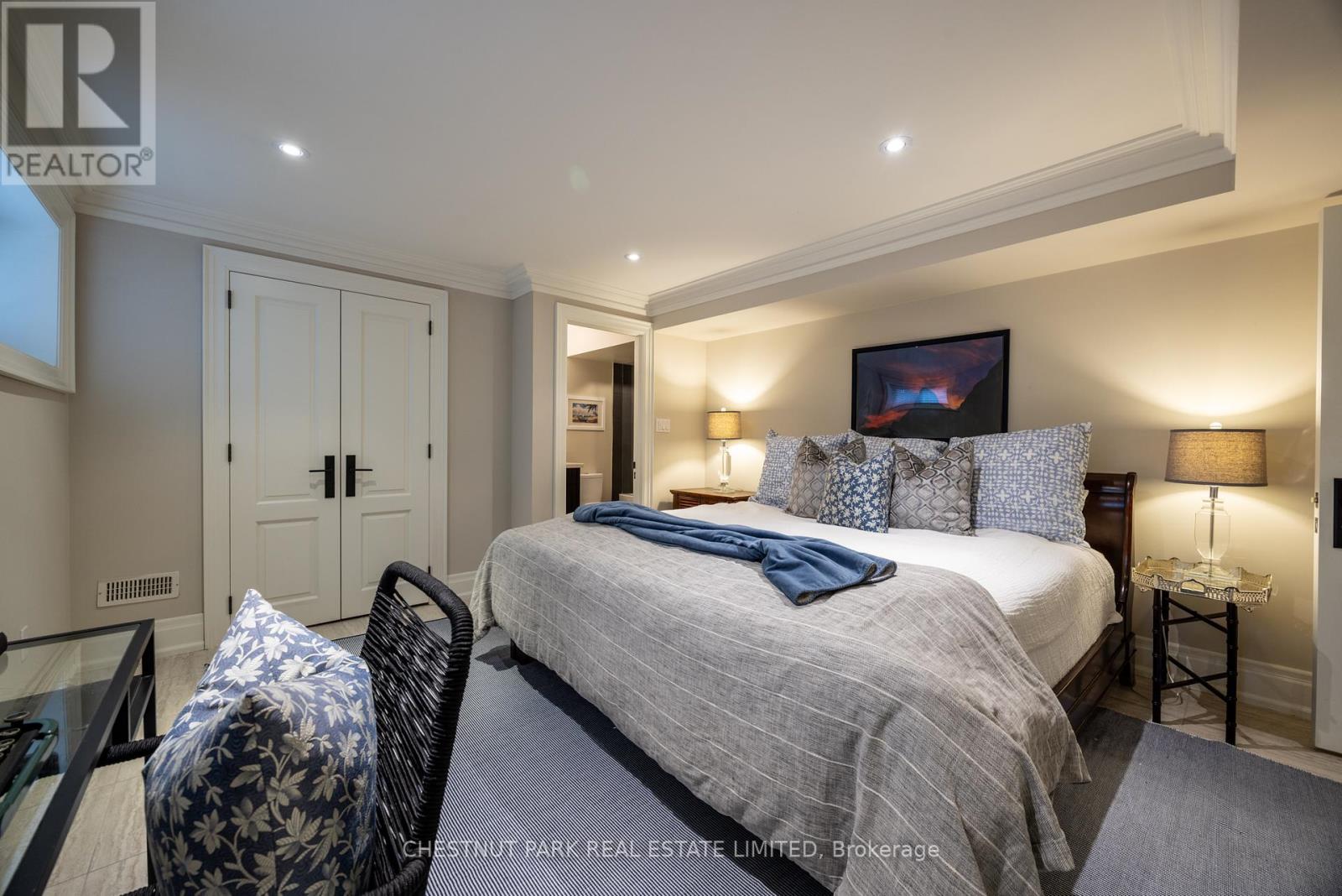 102 Mildenhall Road, Toronto (Bridle Path-Sunnybrook-York Mills), Ontario  M4N 3H5 - Photo 46 - C12410151