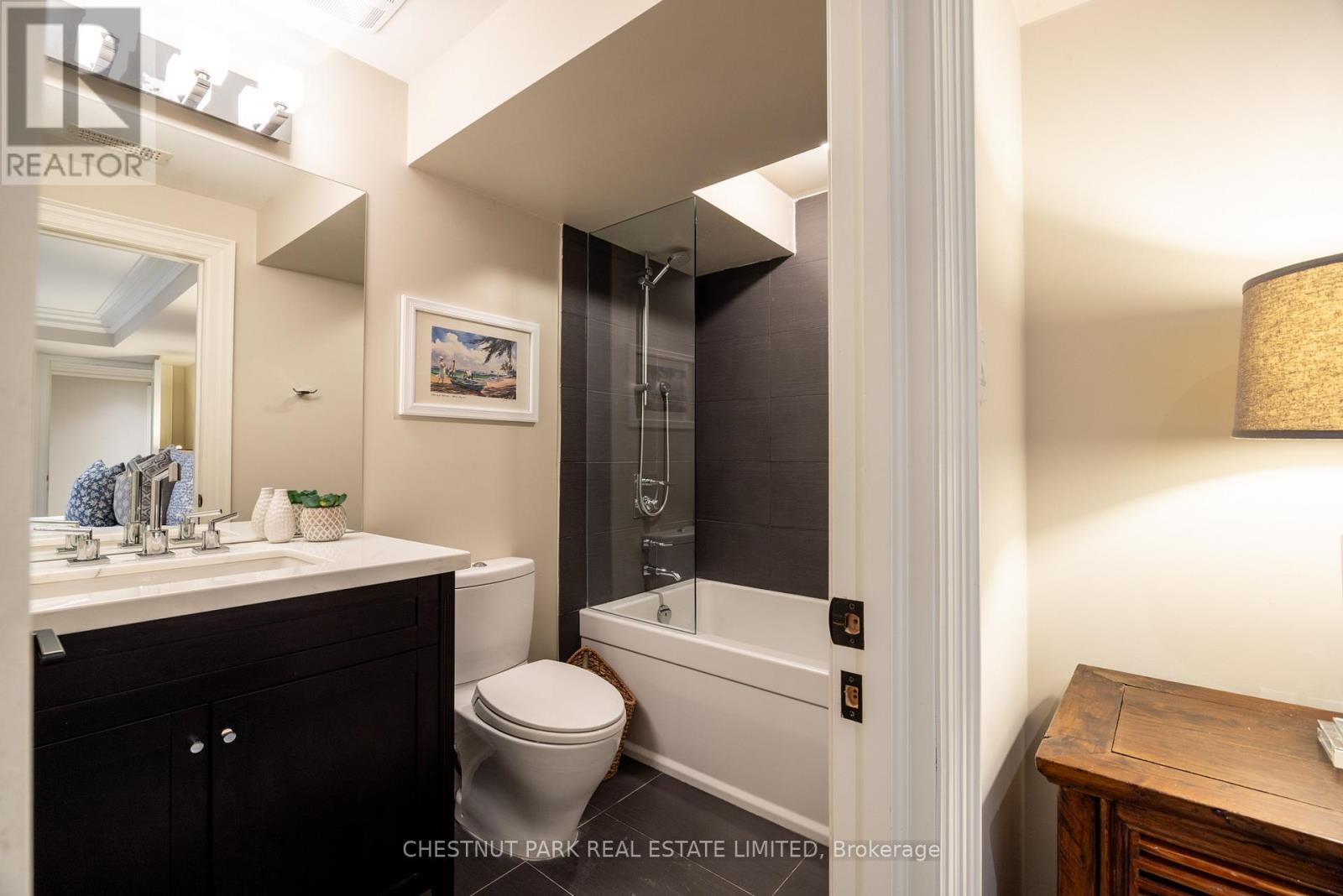 102 Mildenhall Road, Toronto (Bridle Path-Sunnybrook-York Mills), Ontario  M4N 3H5 - Photo 47 - C12410151