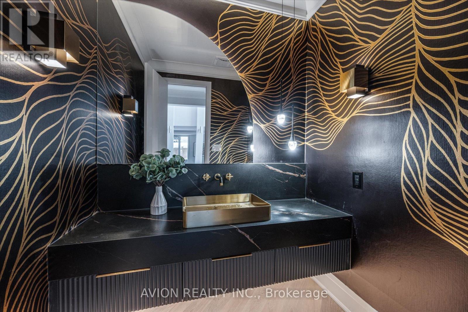 72 Lord Seaton Road, Toronto, Ontario  M2P 1K5 - Photo 20 - C12410177