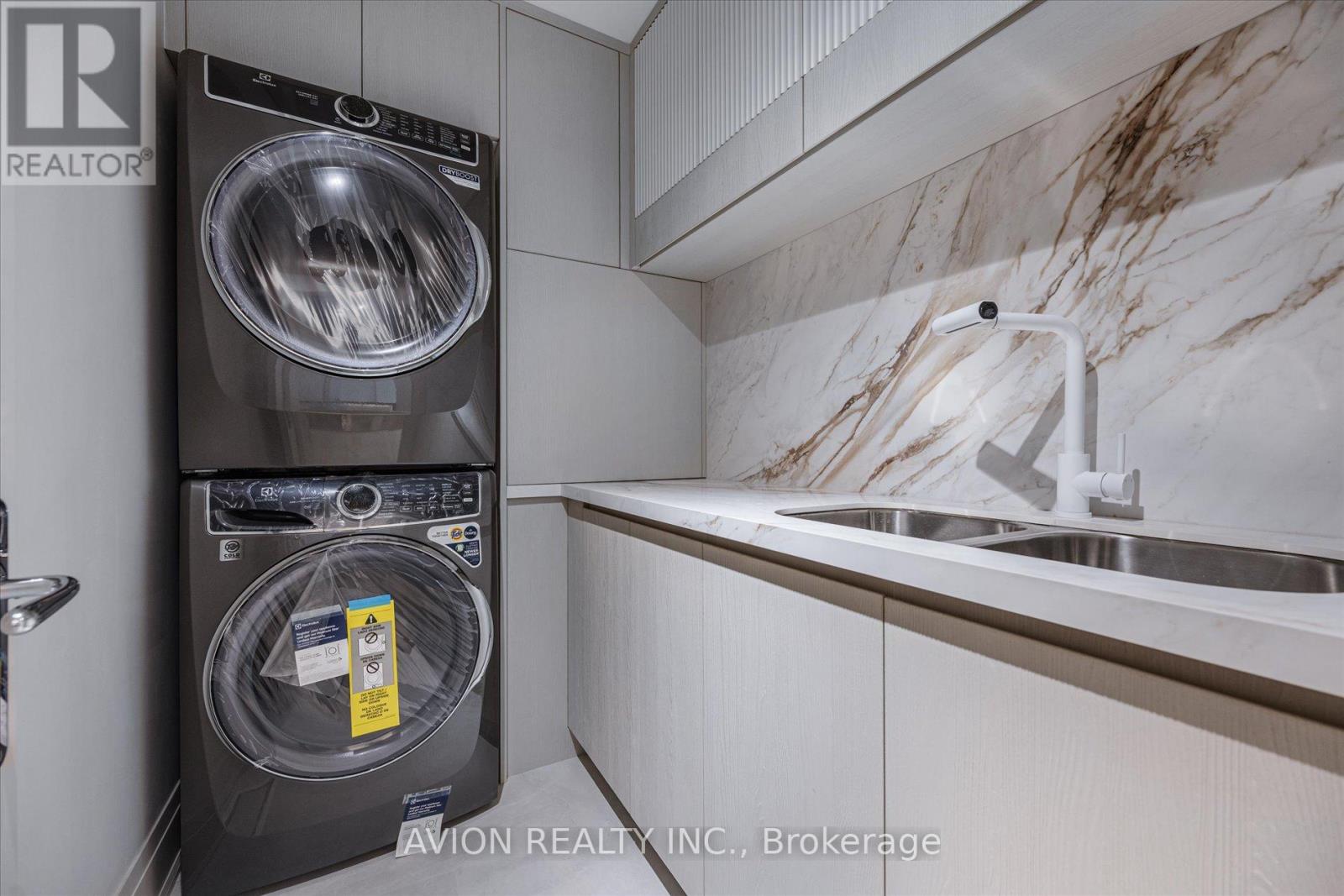 72 Lord Seaton Road, Toronto, Ontario  M2P 1K5 - Photo 33 - C12410177