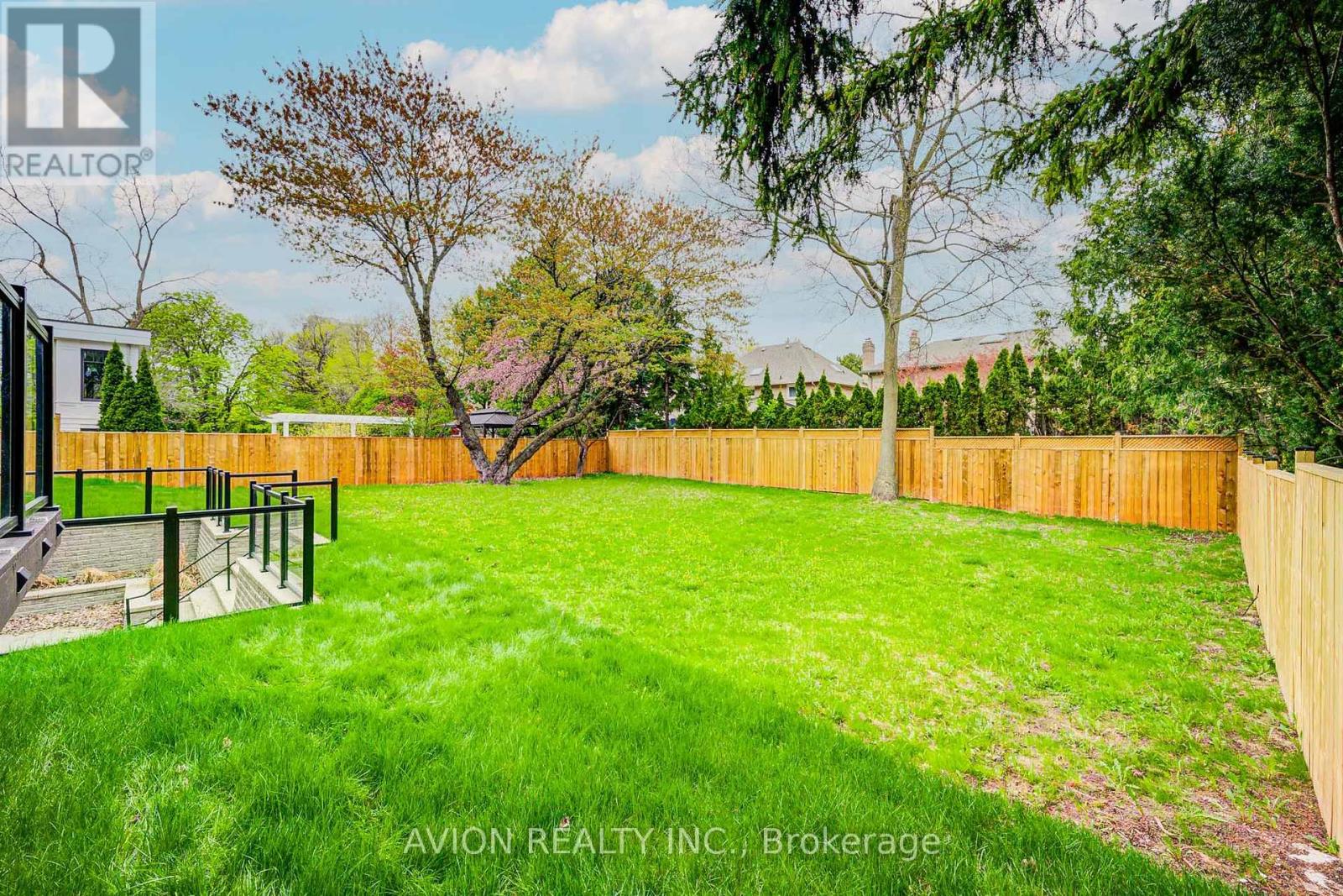 72 Lord Seaton Road, Toronto, Ontario  M2P 1K5 - Photo 44 - C12410177