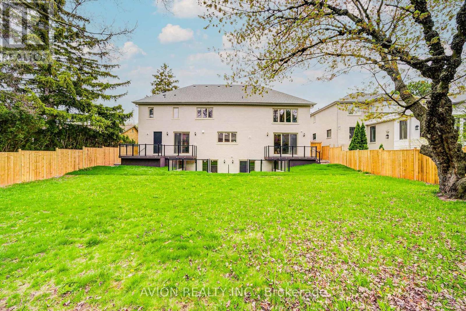 72 Lord Seaton Road, Toronto, Ontario  M2P 1K5 - Photo 49 - C12410177