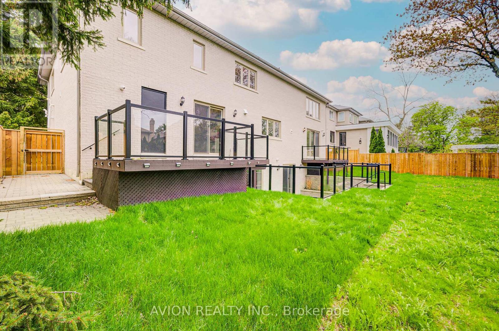 72 Lord Seaton Road, Toronto, Ontario  M2P 1K5 - Photo 50 - C12410177