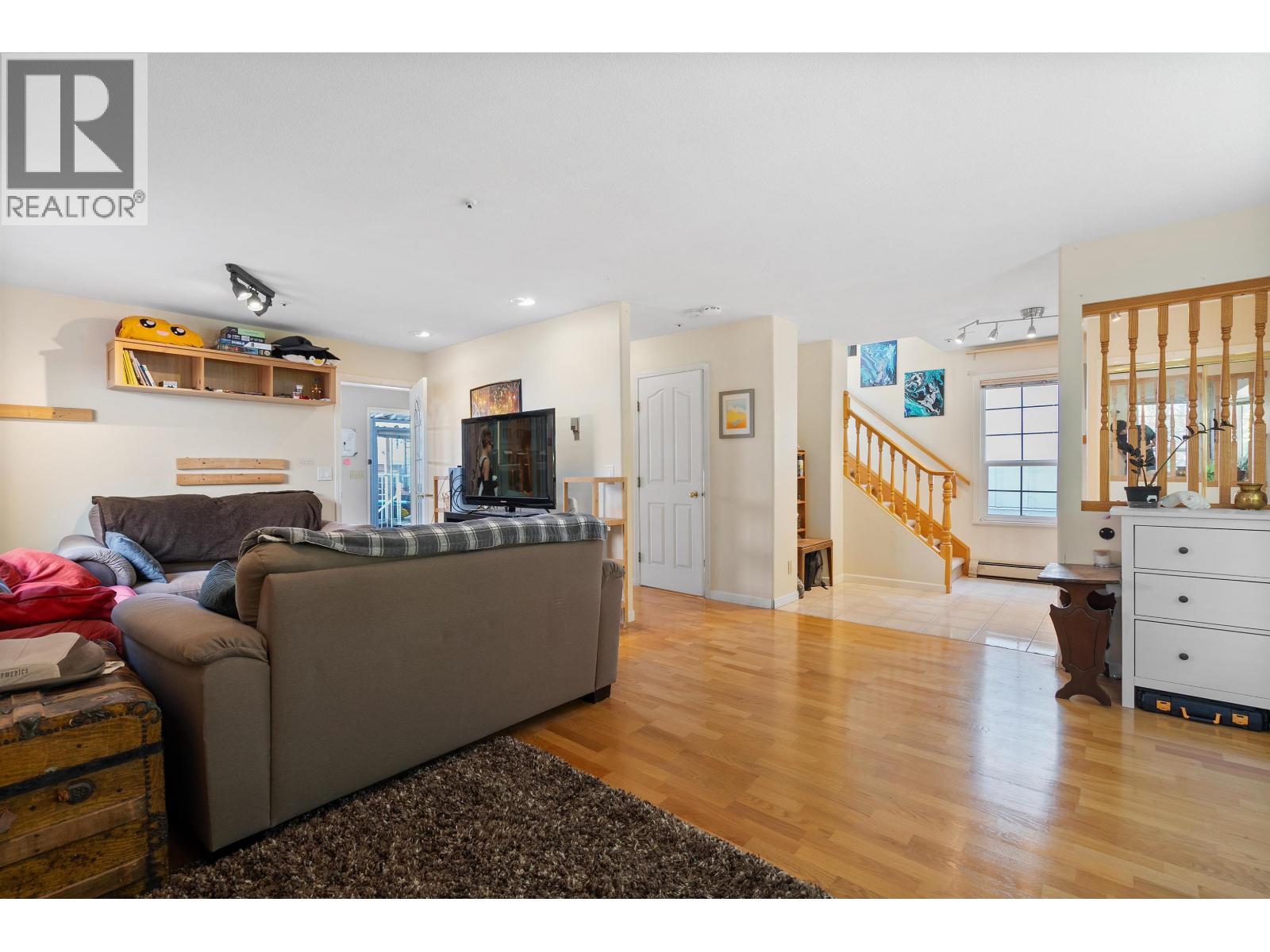 4988 Sherbrooke Street, Vancouver, British Columbia  V5W 3M2 - Photo 9 - R3048571