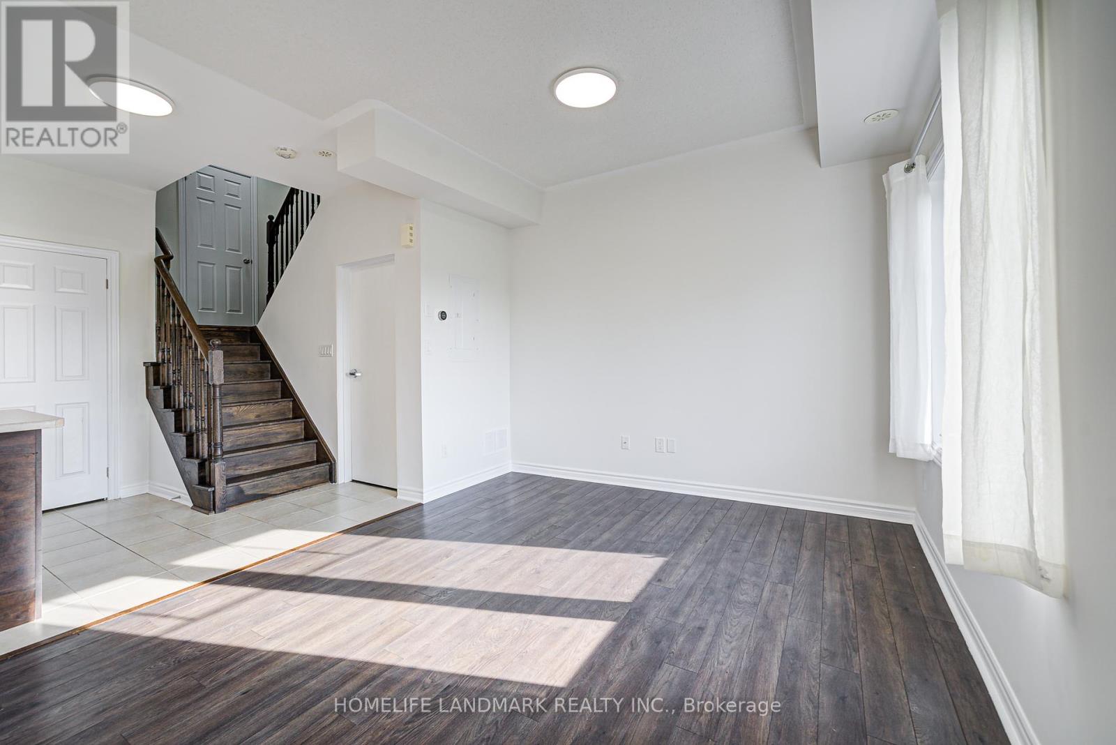8 - 9 Eaton Park Lane, Toronto (L'amoreaux), Ontario  M1W 0A5 - Photo 14 - E12410122