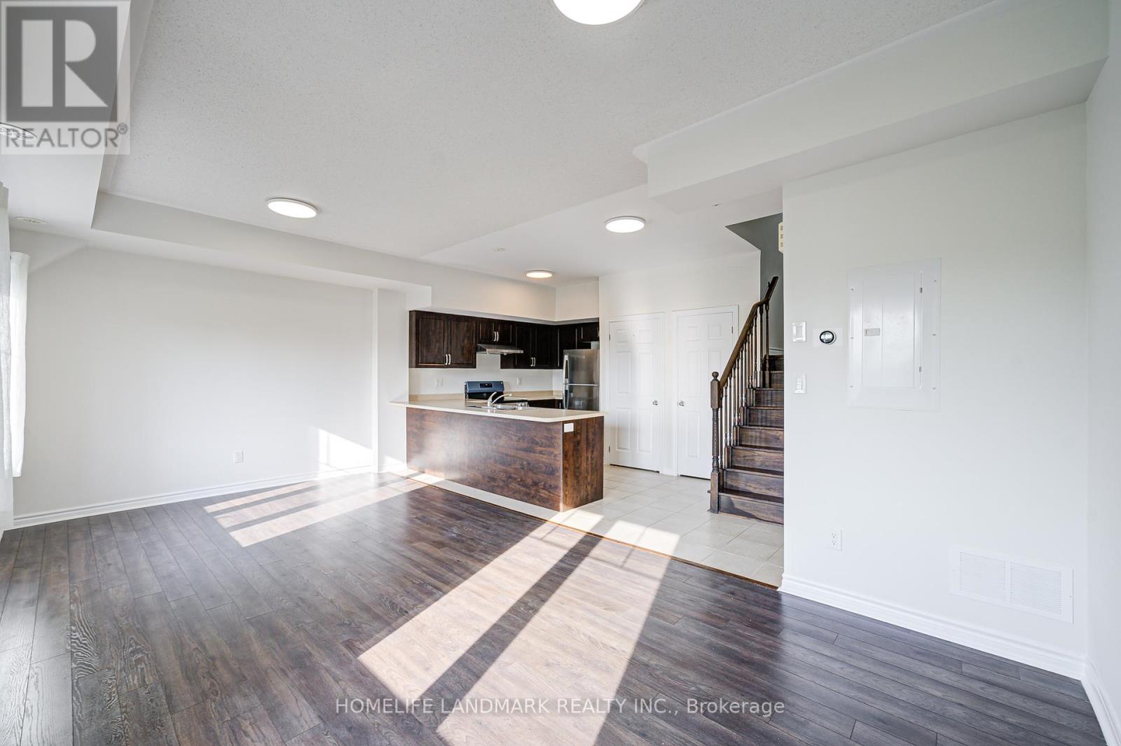 8 - 9 Eaton Park Lane, Toronto (L'amoreaux), Ontario  M1W 0A5 - Photo 16 - E12410122