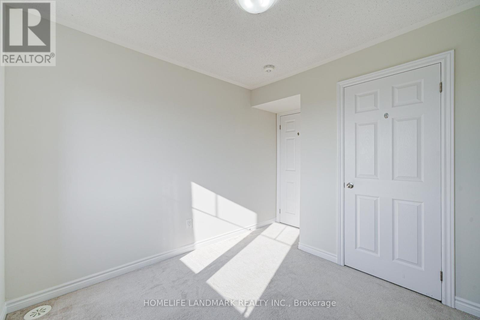 8 - 9 Eaton Park Lane, Toronto (L'amoreaux), Ontario  M1W 0A5 - Photo 24 - E12410122