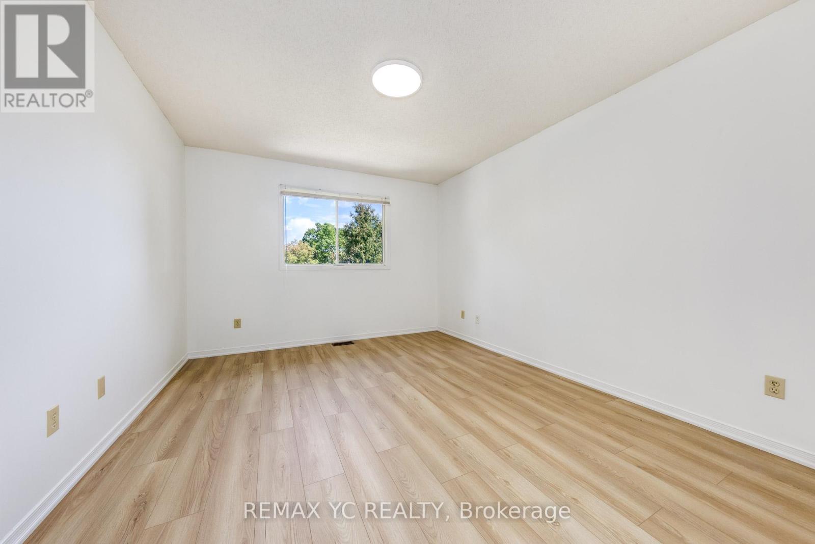 896 Darwin Drive, Pickering, Ontario  L1X 2P8 - Photo 11 - E12410149