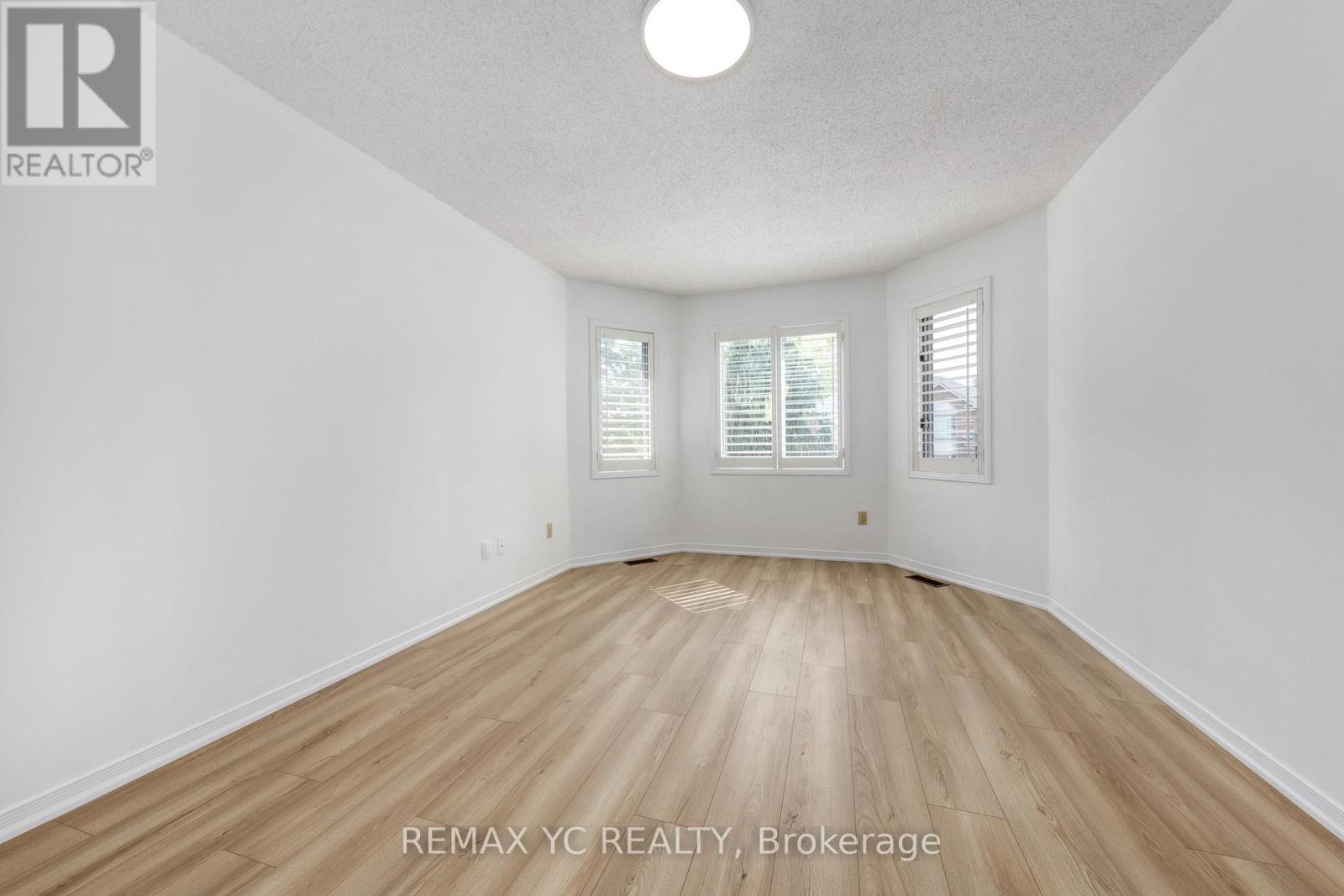 896 Darwin Drive, Pickering, Ontario  L1X 2P8 - Photo 7 - E12410149