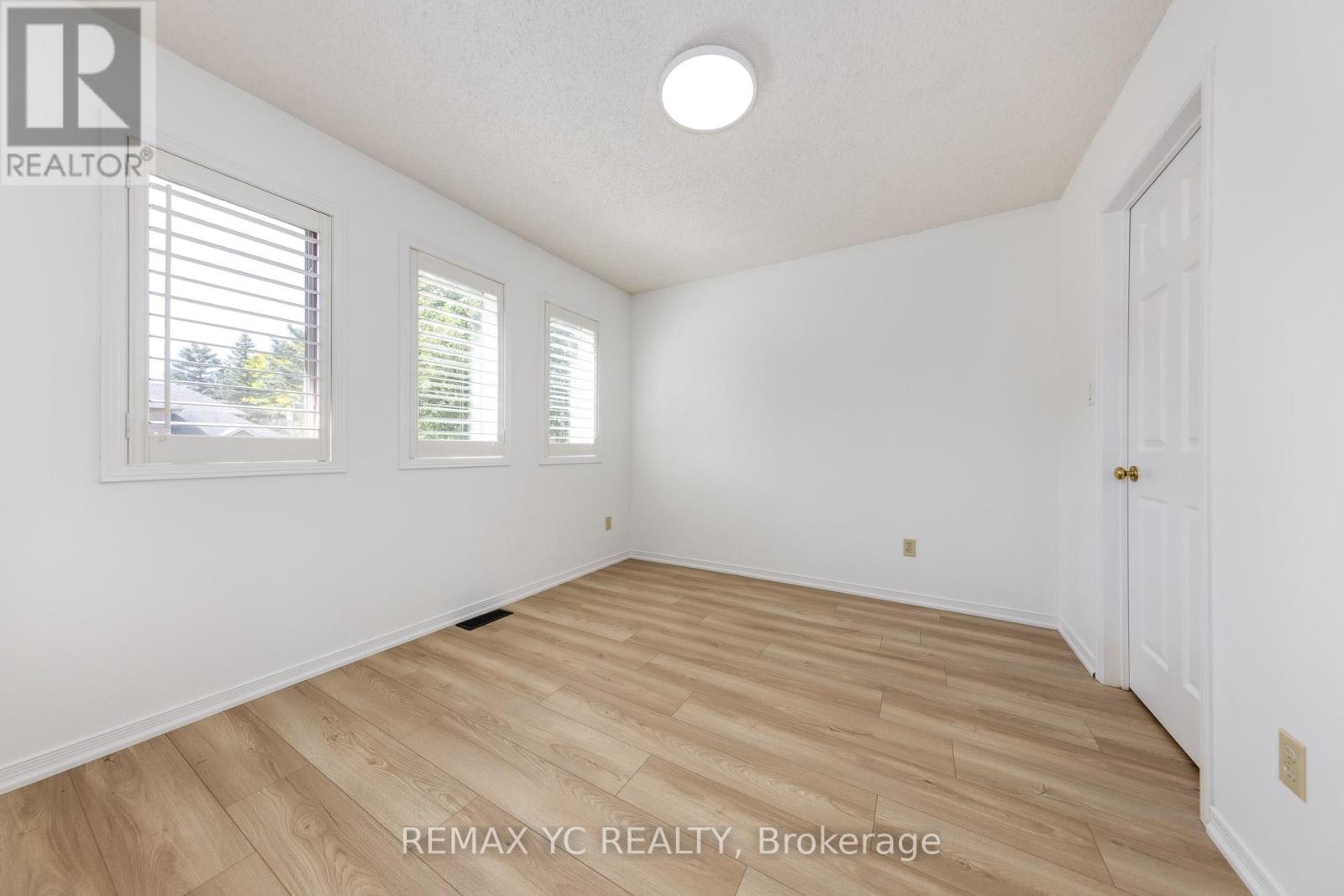 896 Darwin Drive, Pickering, Ontario  L1X 2P8 - Photo 9 - E12410149