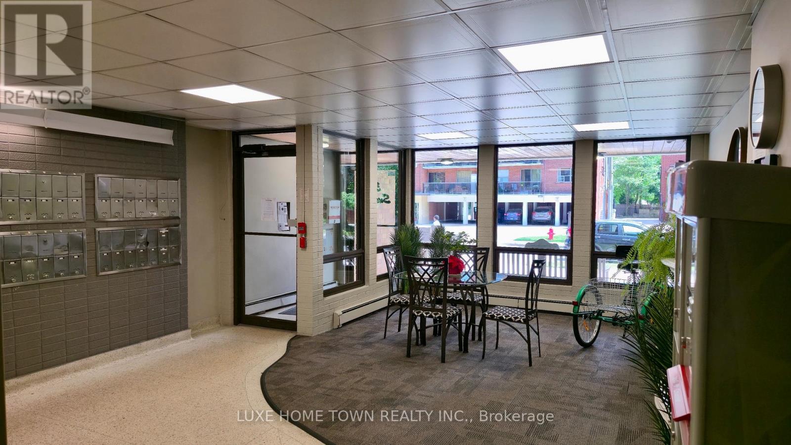 503 - 30 Summit Avenue, Hamilton, Ontario  L8V 2R8 - Photo 4 - X12410059
