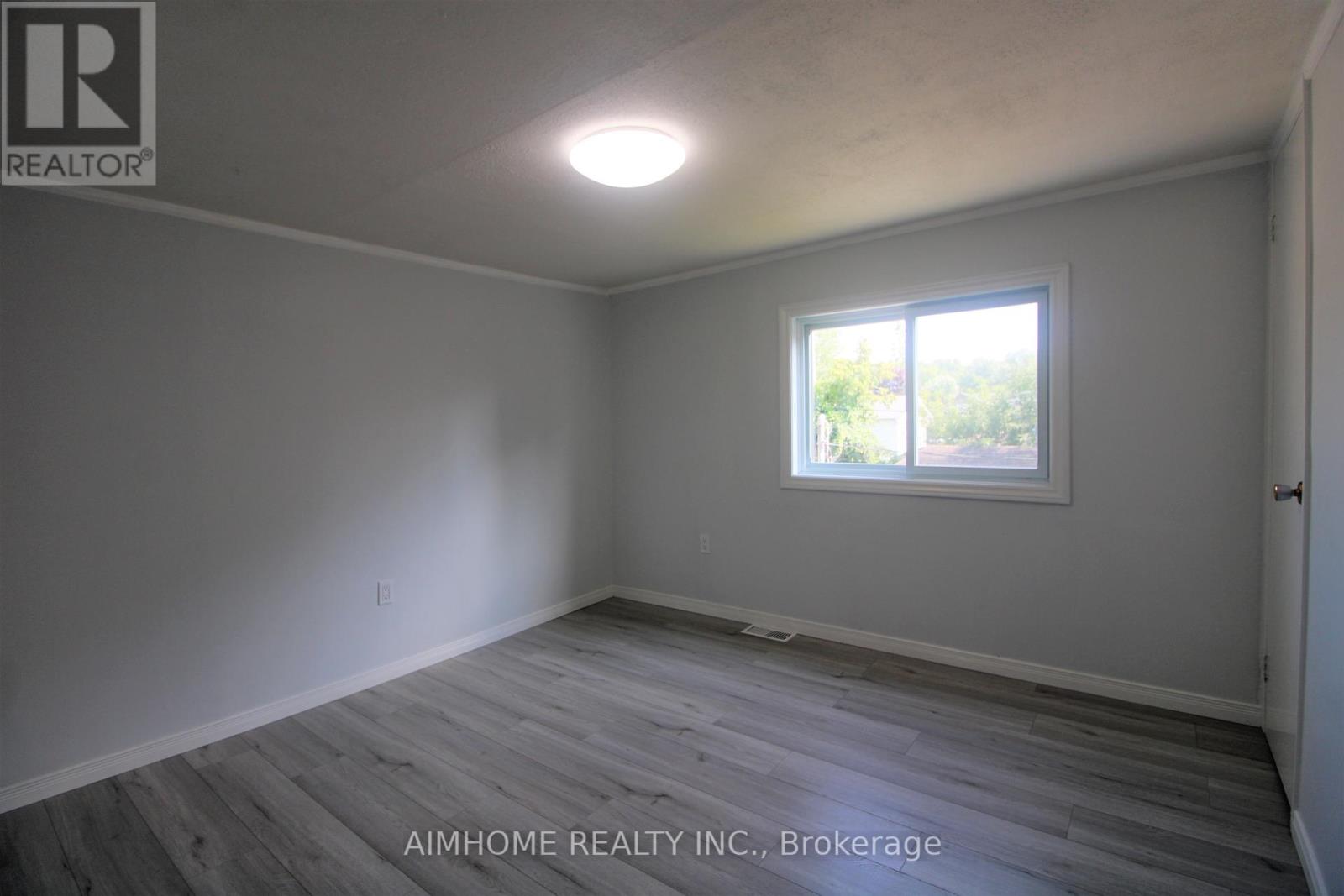 283 Woodycrest Avenue, Georgina, Ontario  L4P 2W3 - Photo 22 - N12410120