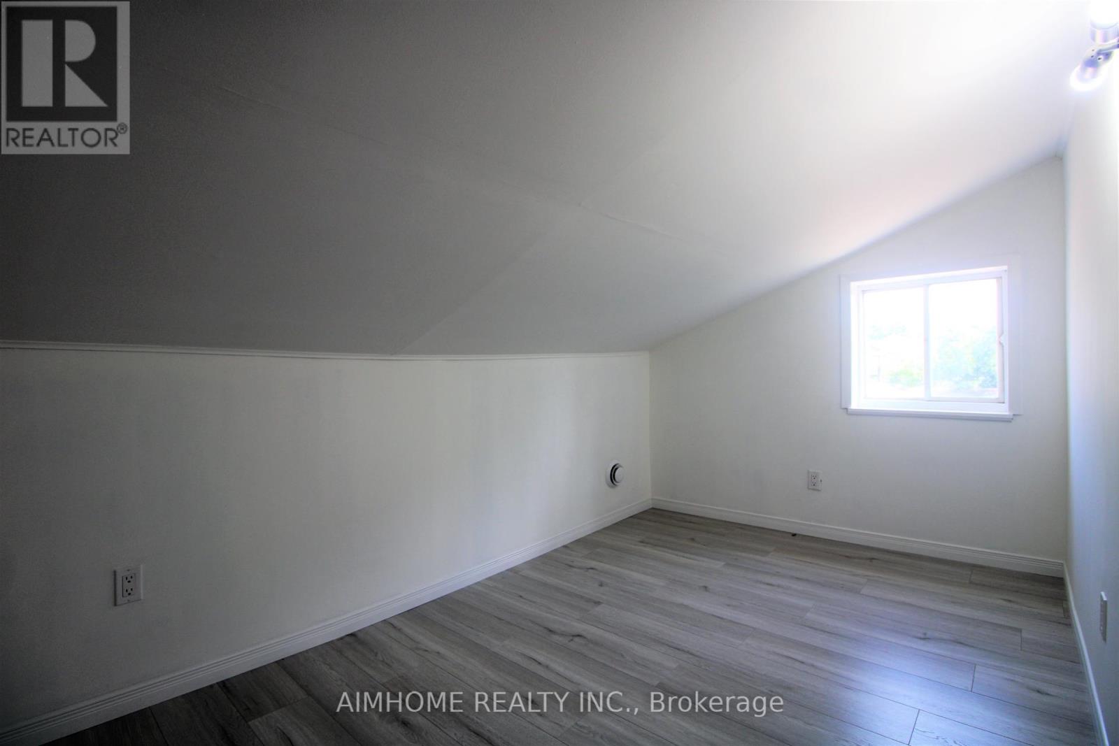 283 Woodycrest Avenue, Georgina, Ontario  L4P 2W3 - Photo 24 - N12410120
