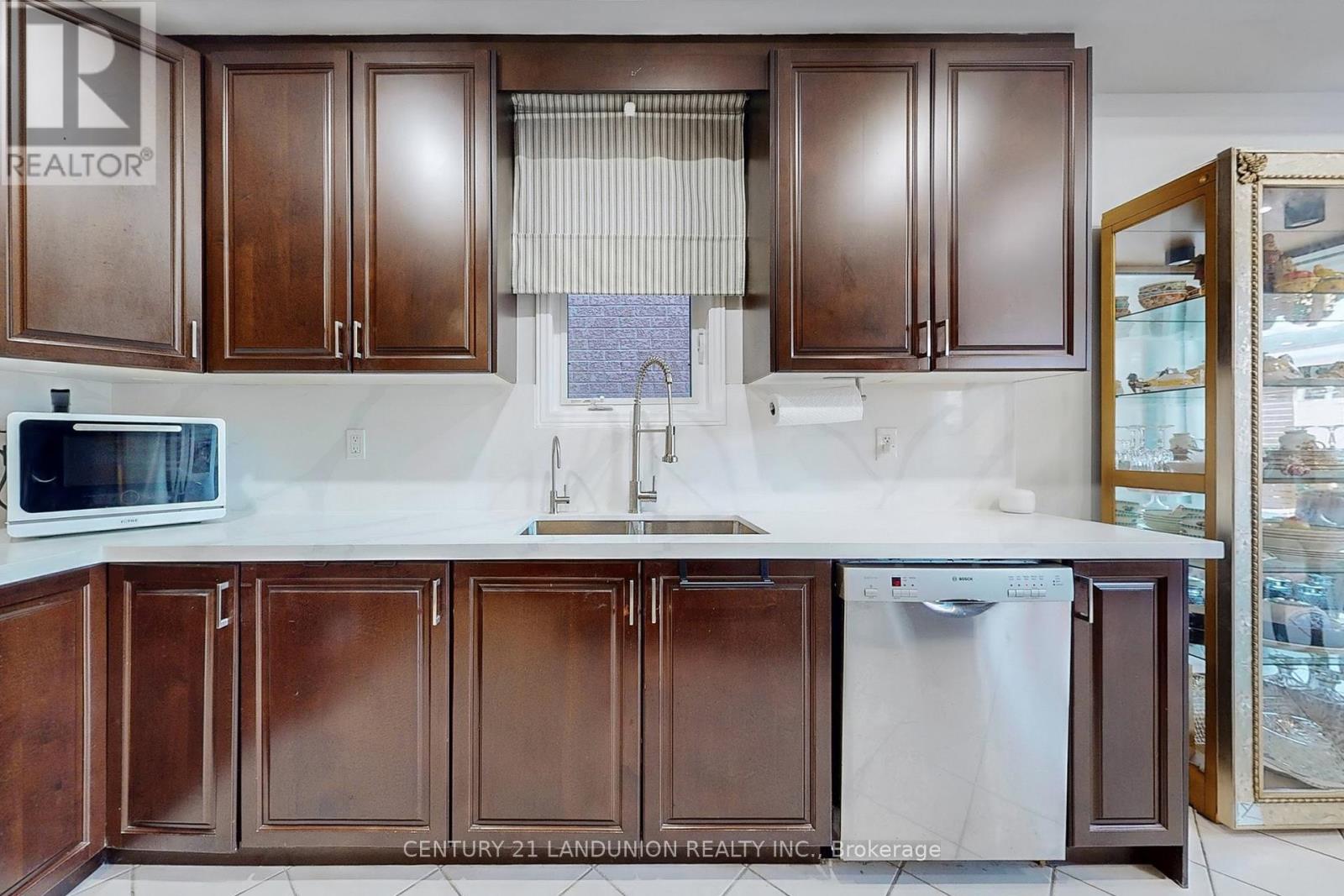101 Gar Lehman Avenue, Whitchurch-Stouffville, Ontario  L4A 0W9 - Photo 10 - N12410181