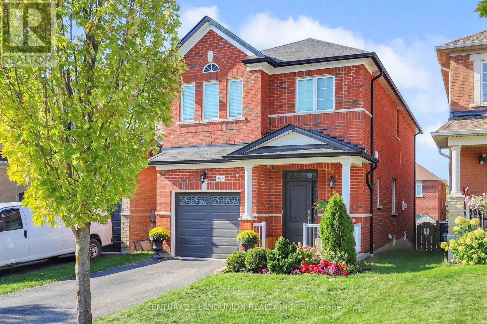 101 Gar Lehman Avenue, Whitchurch-Stouffville, Ontario  L4A 0W9 - Photo 3 - N12410181